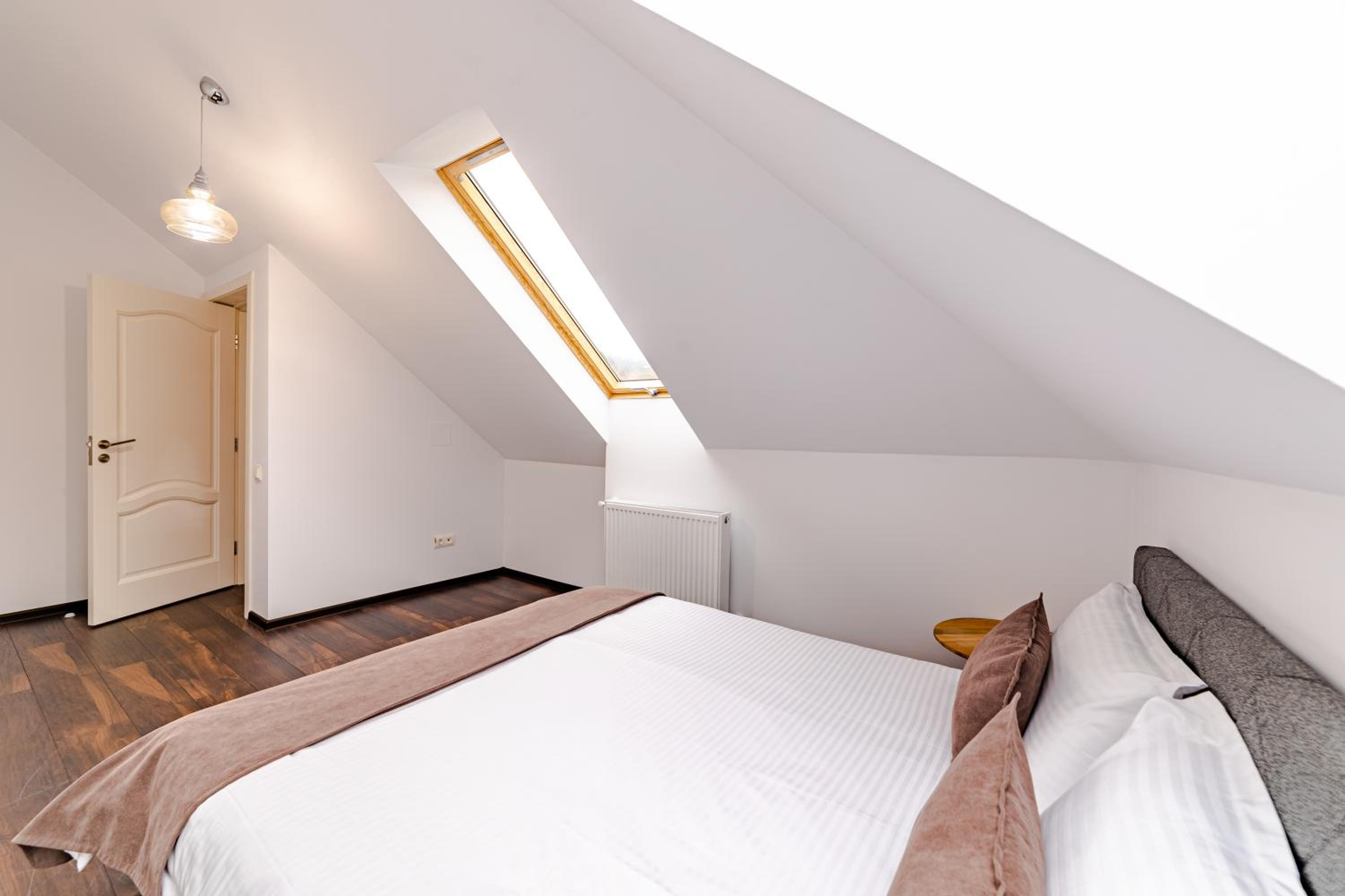 Suite with Mountain View - Photo 7