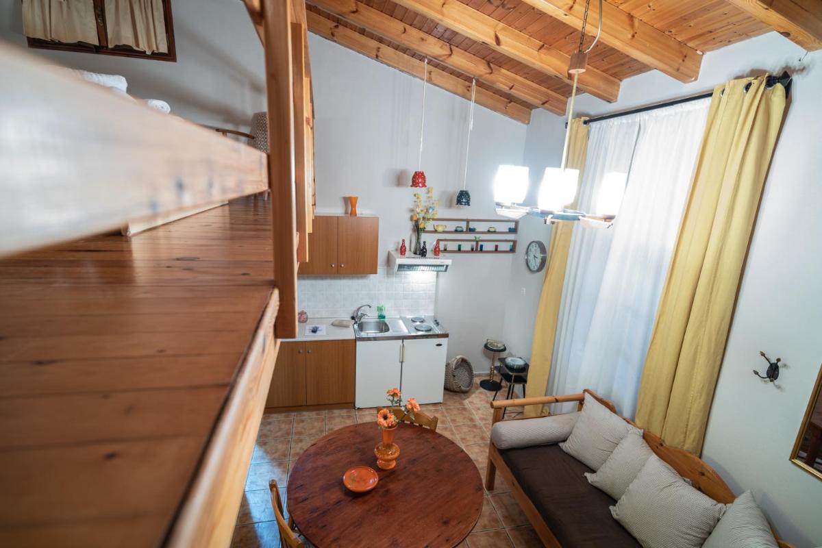 Bungalow with Garden View - Photo 4