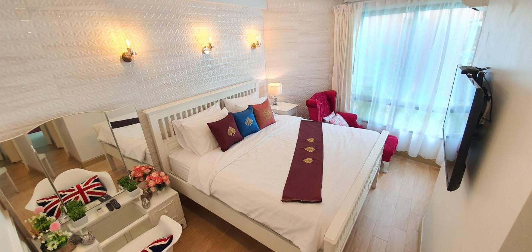 One-Bedroom Apartment - Photo 11