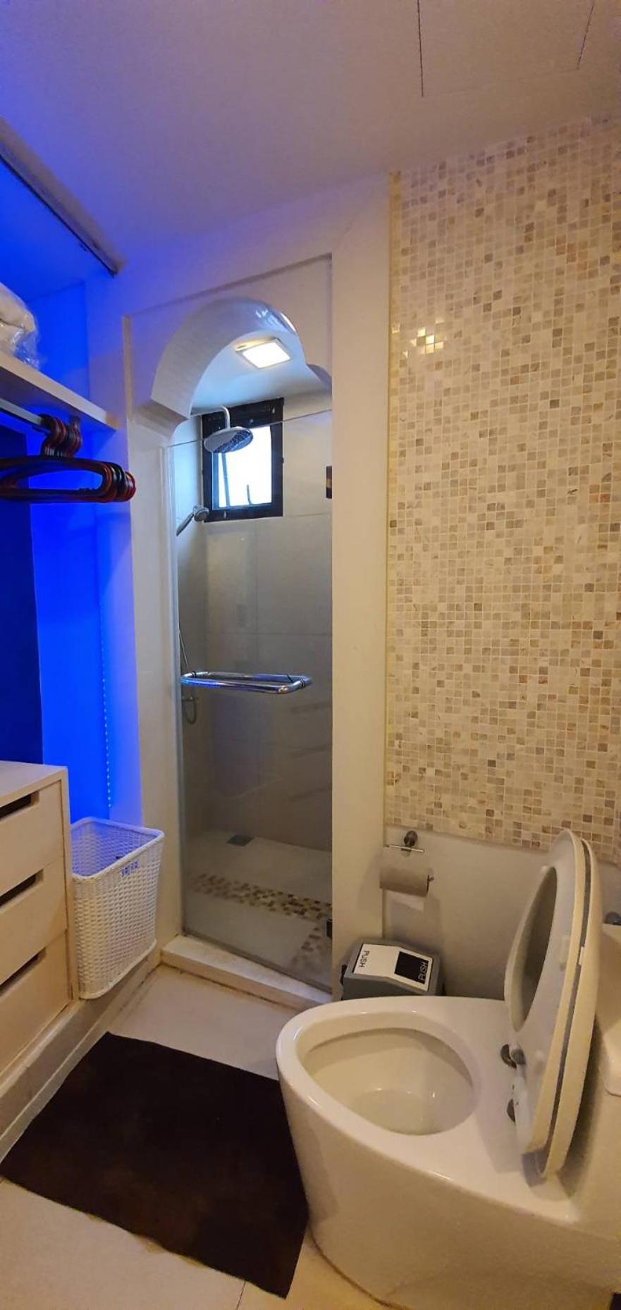One-Bedroom Apartment - Photo 6