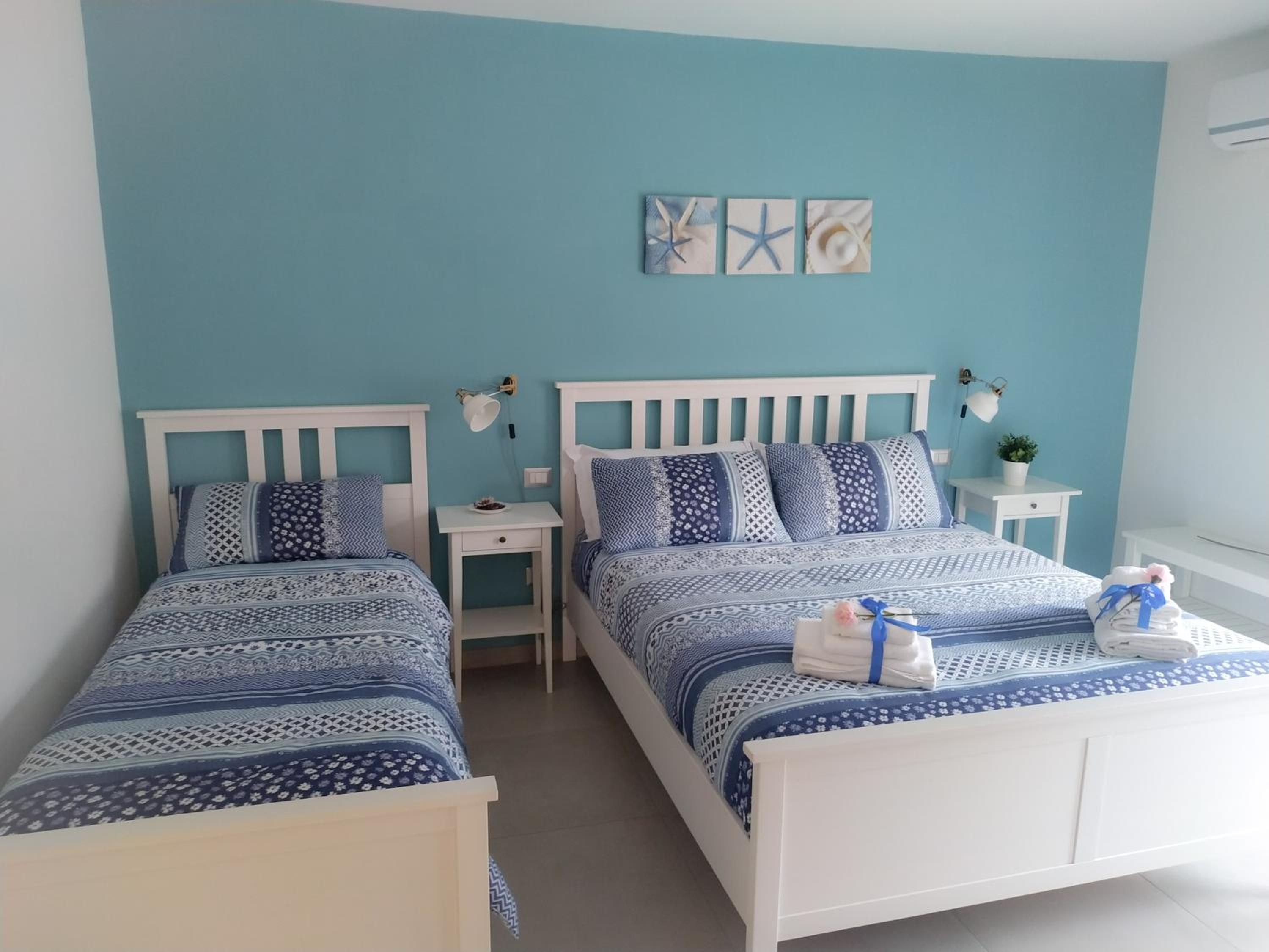 Triple Room with Private Bathroom - Photo 13