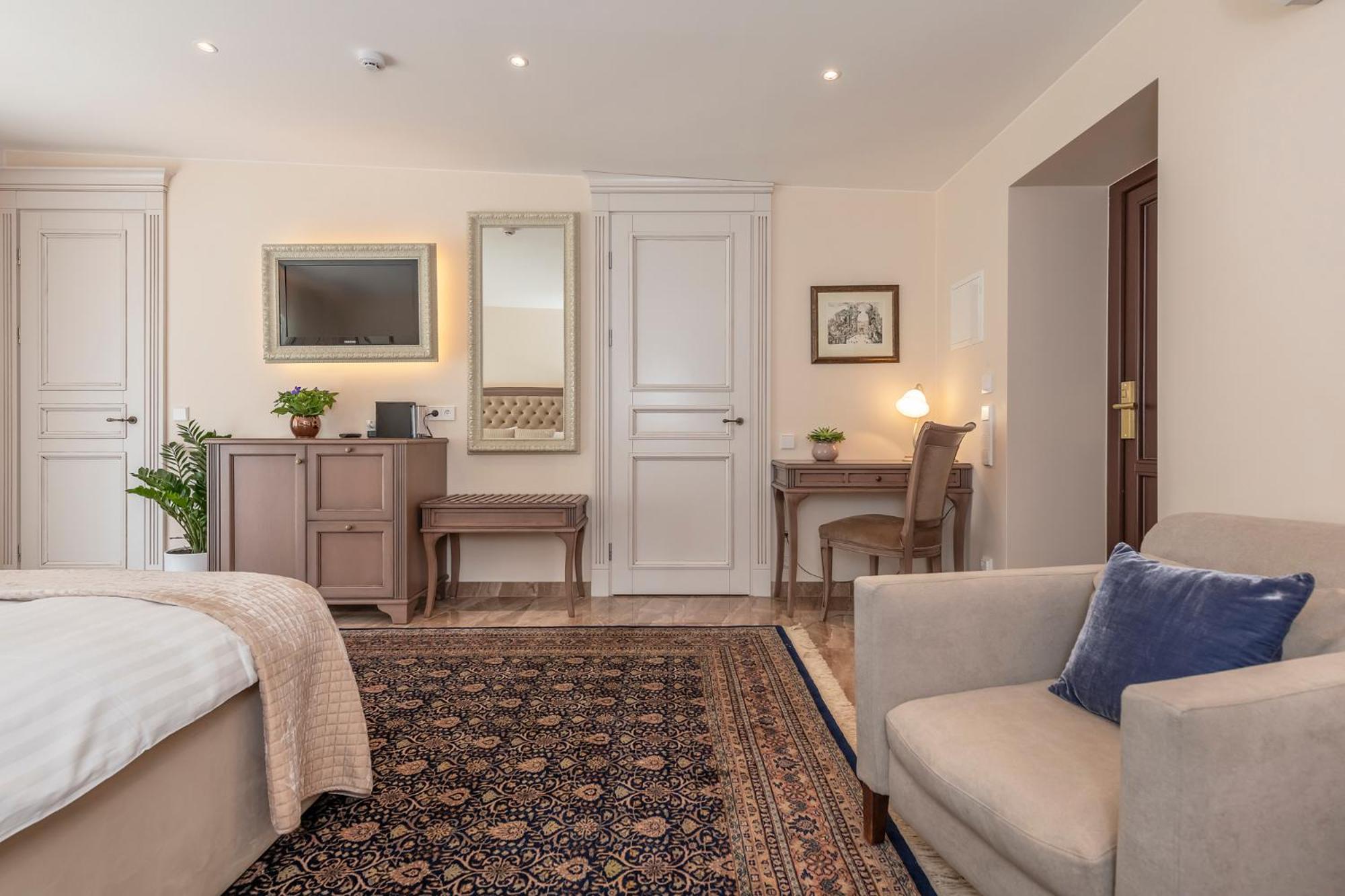 Junior Suite - Photo 11