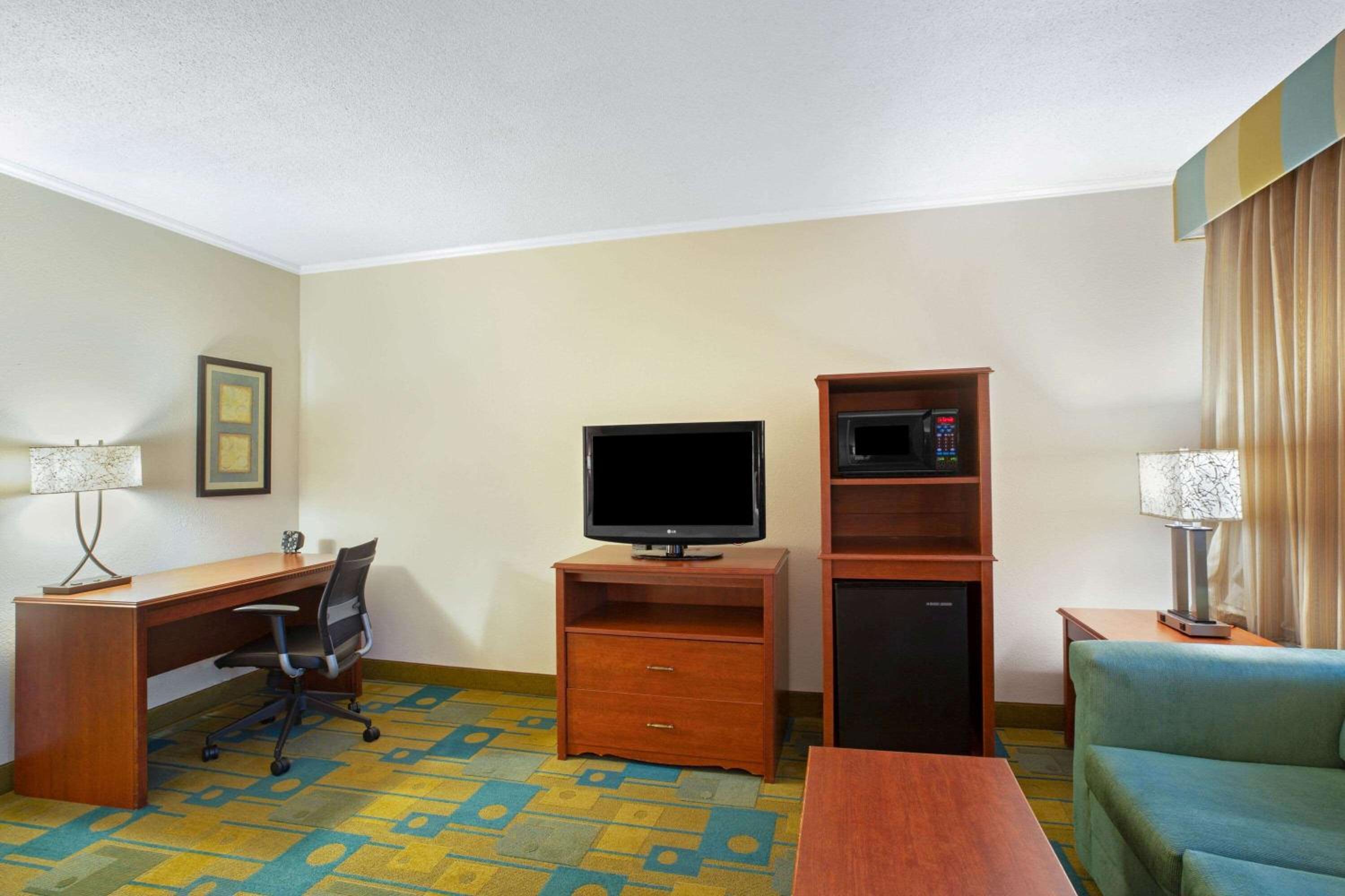 Executive King Room - Photo 4