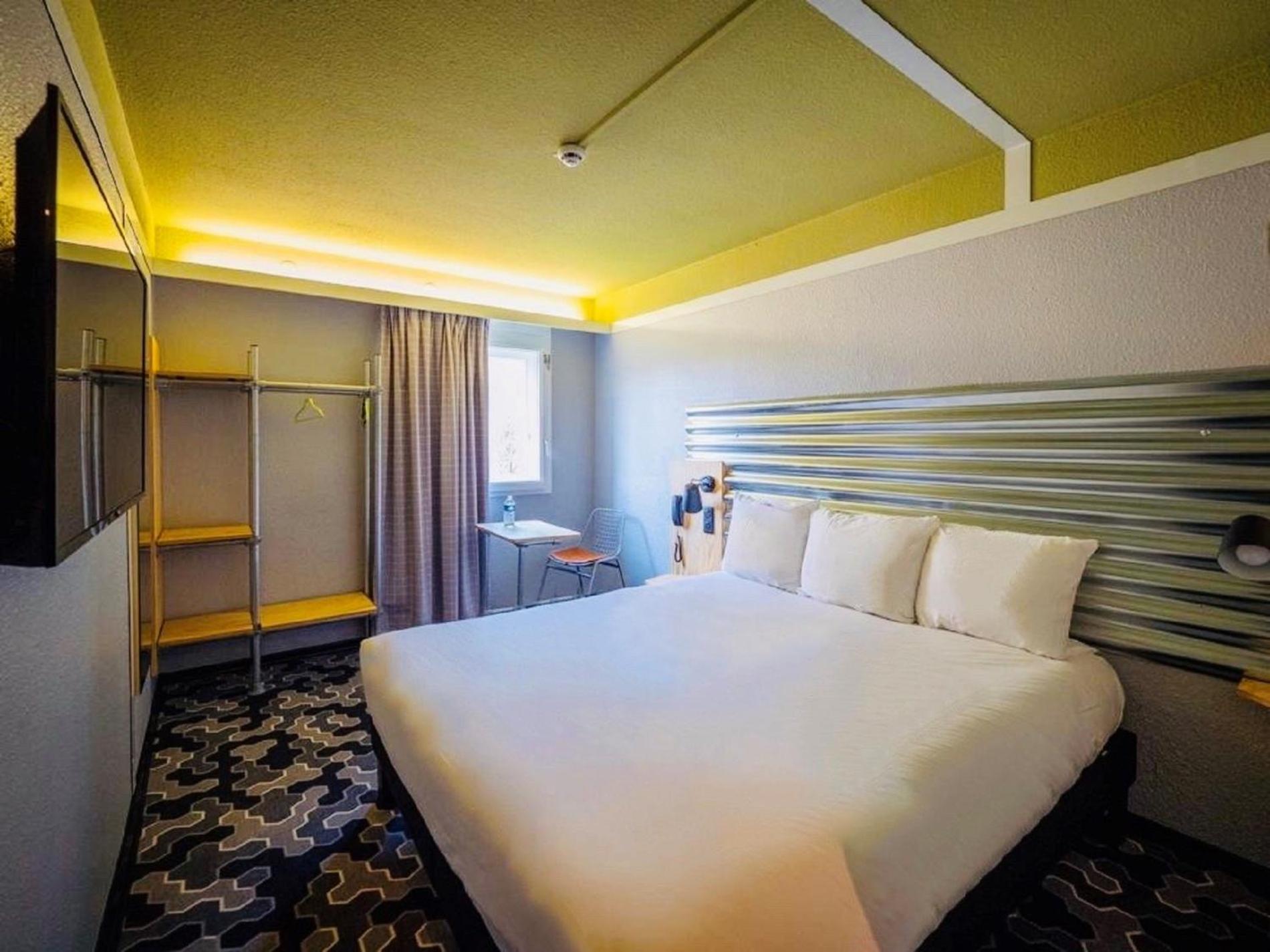 Standard Double Room - Photo 9