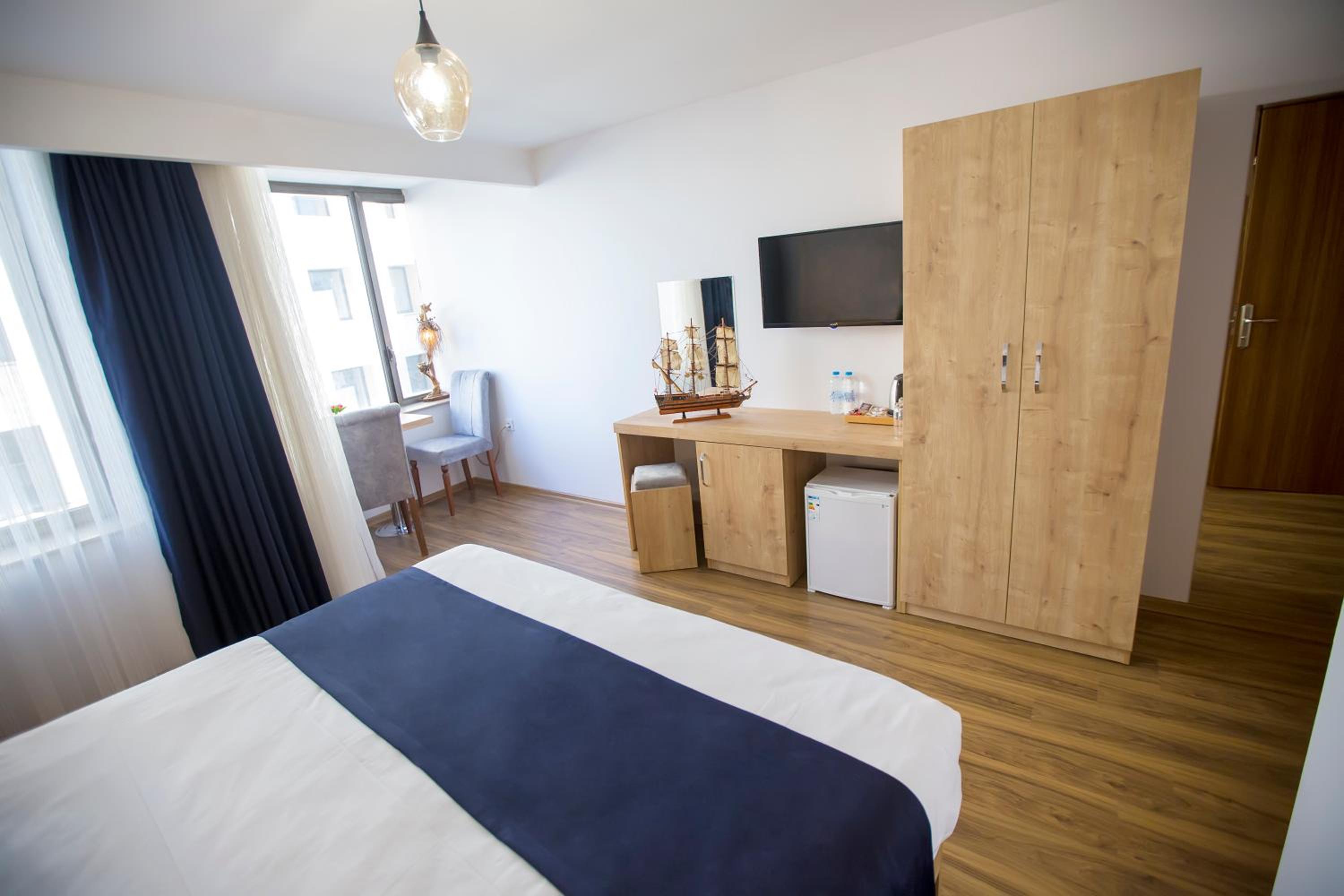 Deluxe Double or Twin Room with City View photo 1