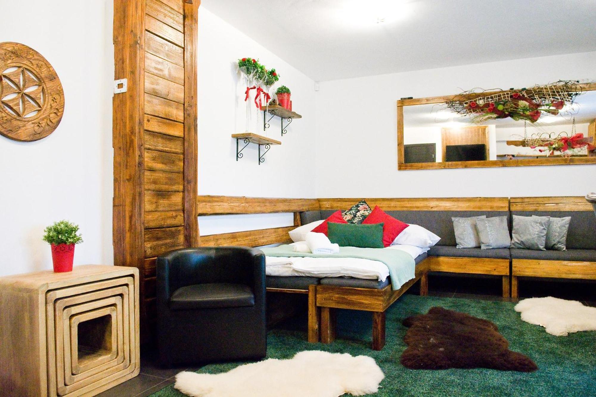 Studio Apartment - Photo 2