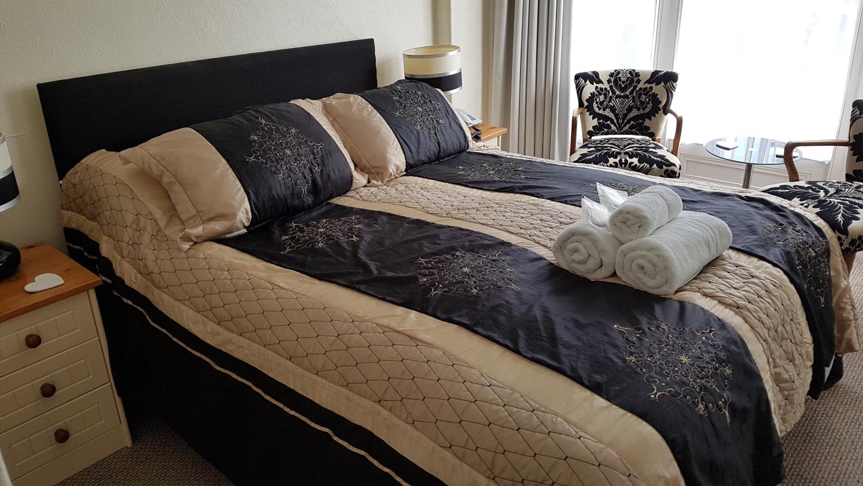 Deluxe King Room with Garden View
