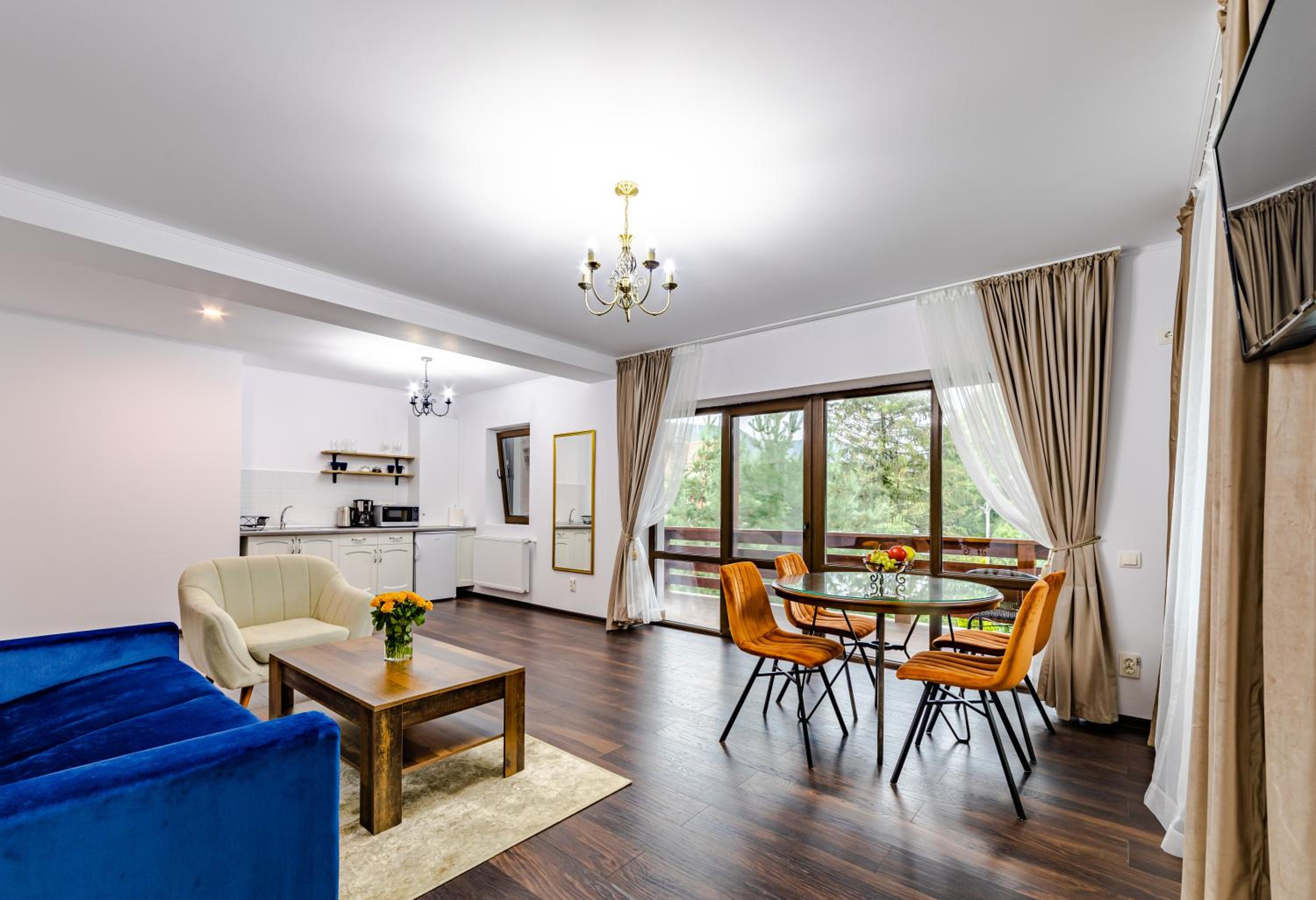 Apartment with Mountain View - Photo 10
