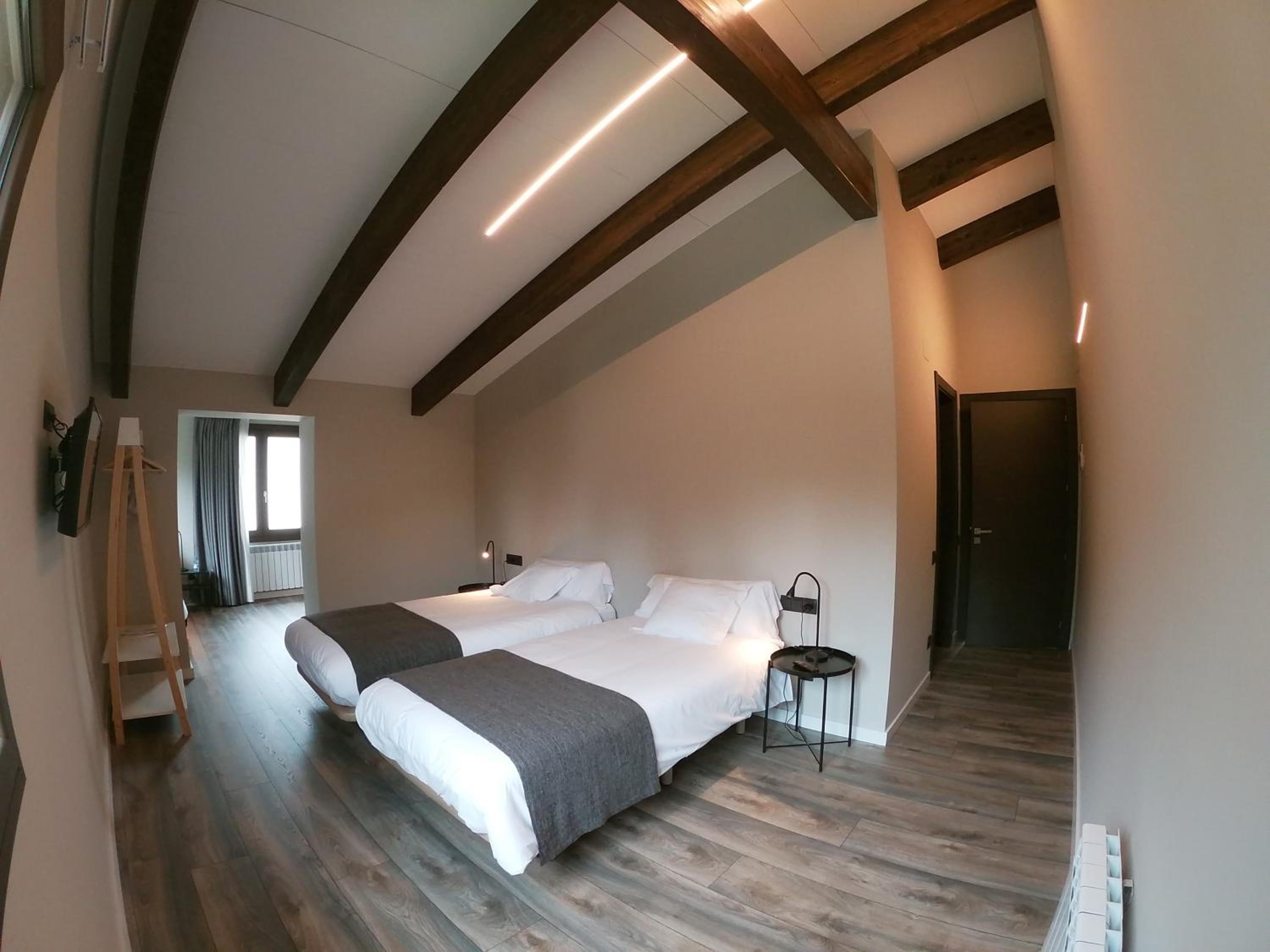 Quadruple Room with Mountain View photo 2