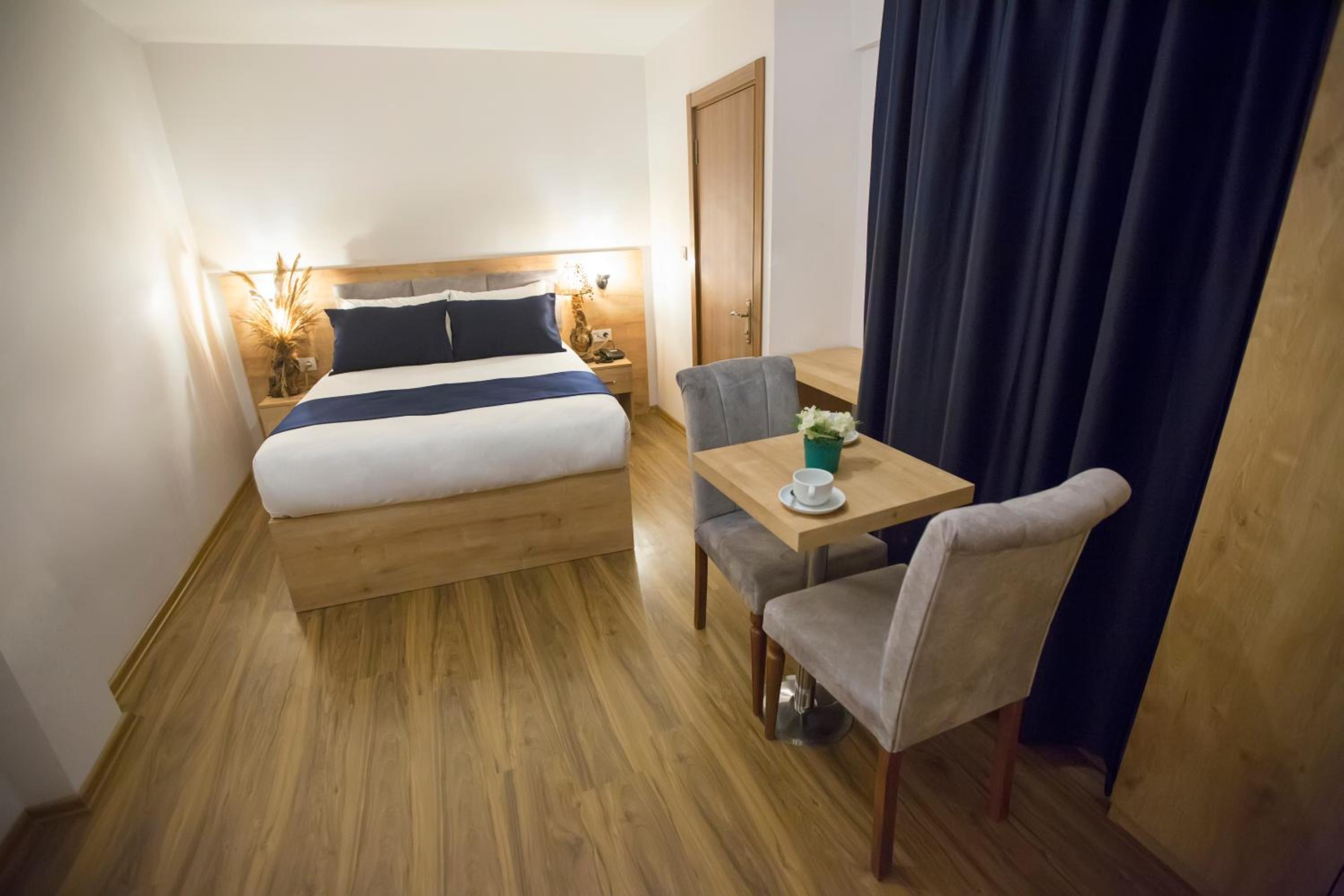 Deluxe Family Suite photo 3