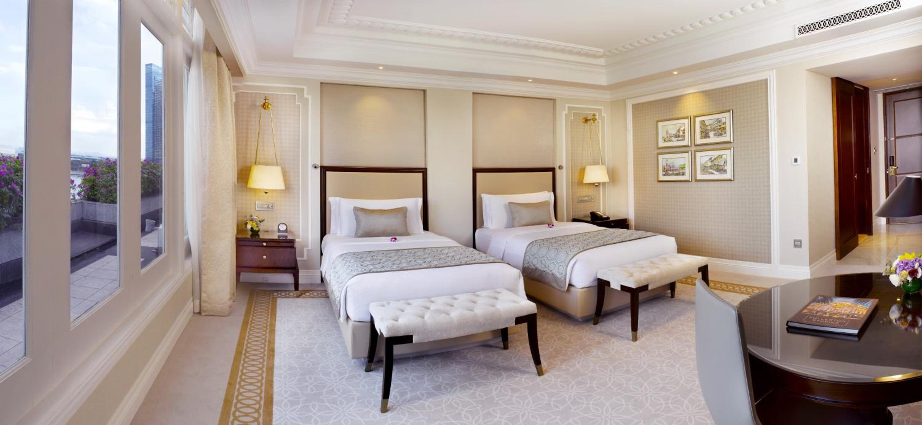 Taste the Good Life Package - Esplanade Room Twin with Complimentary Breakfast and $100 SGD net flexible Dining Credits per stay