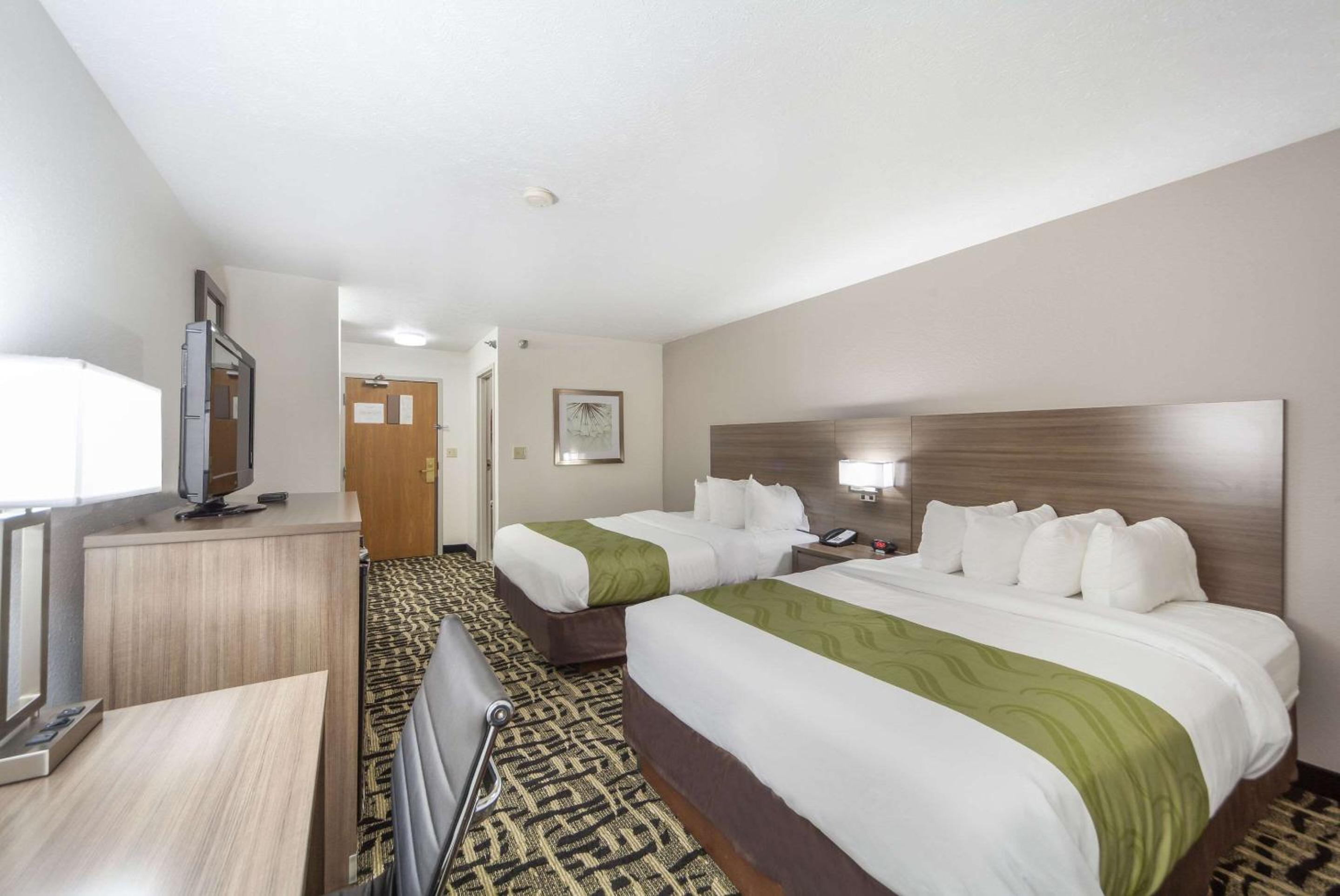 Queen Room with Two Queen Beds - Photo 1