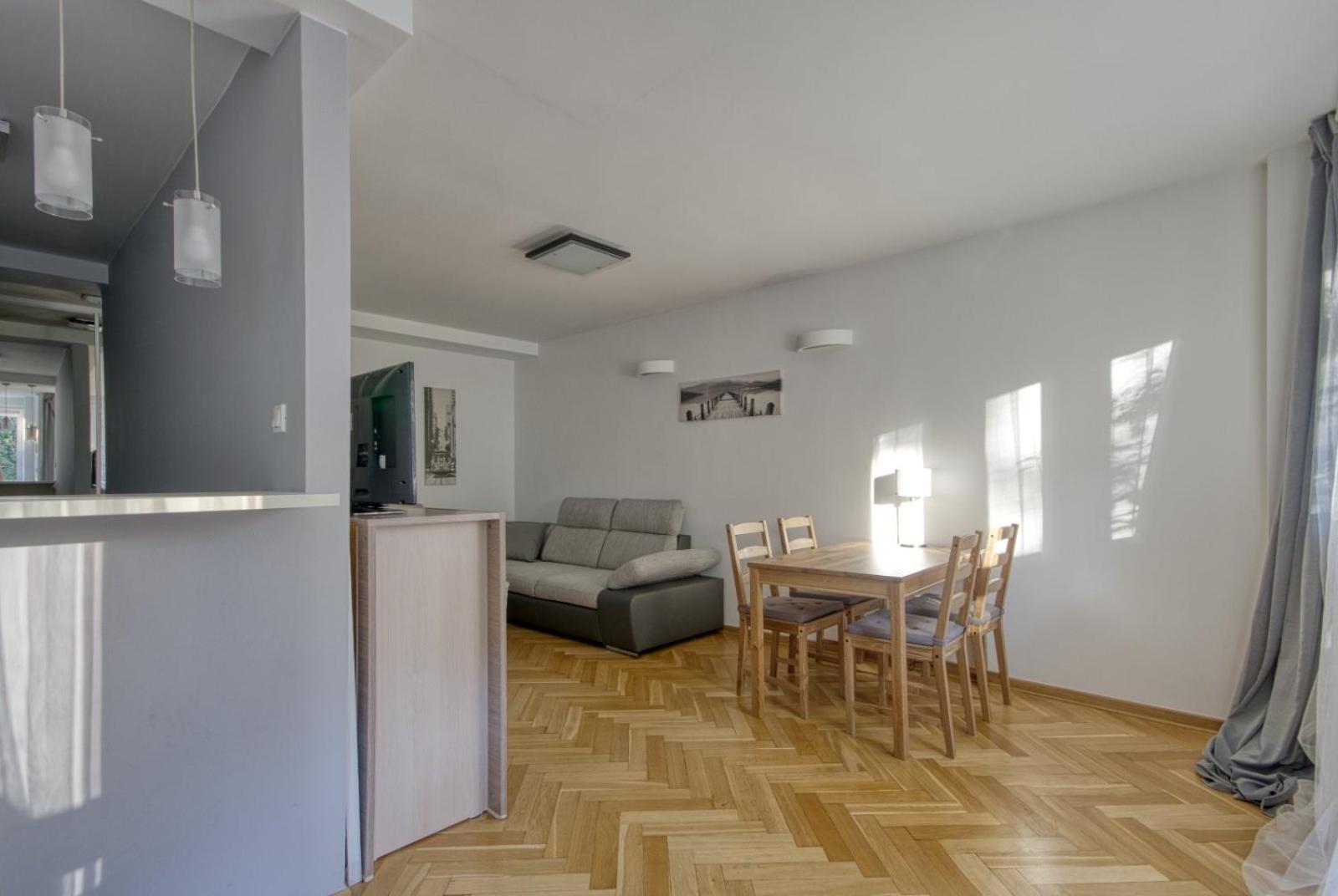 Studio Apartment - Photo 11