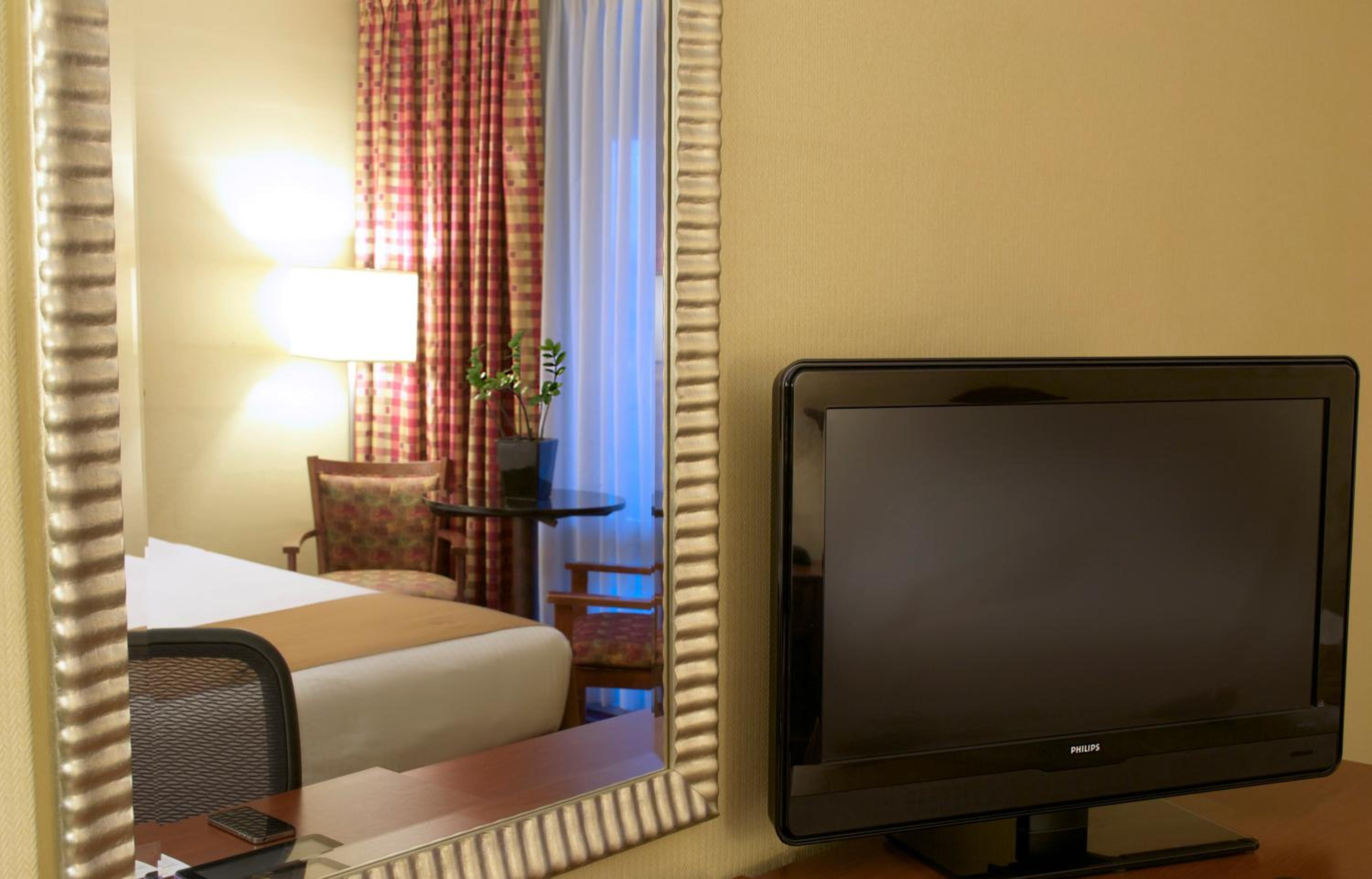 Double Room with Two Double Beds - Non-Smoking - Photo 2