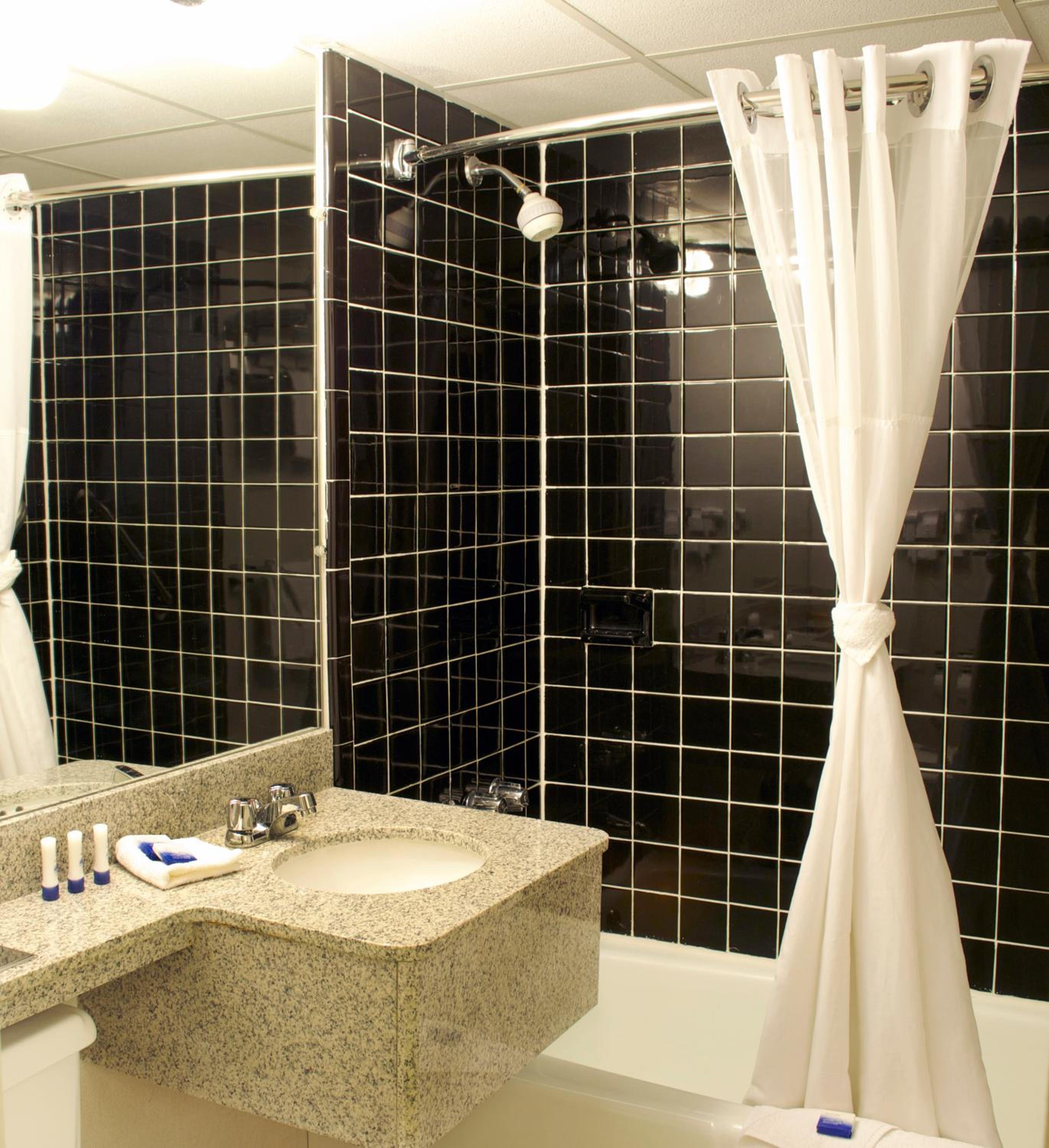 King Room - Non-Smoking - Photo 6
