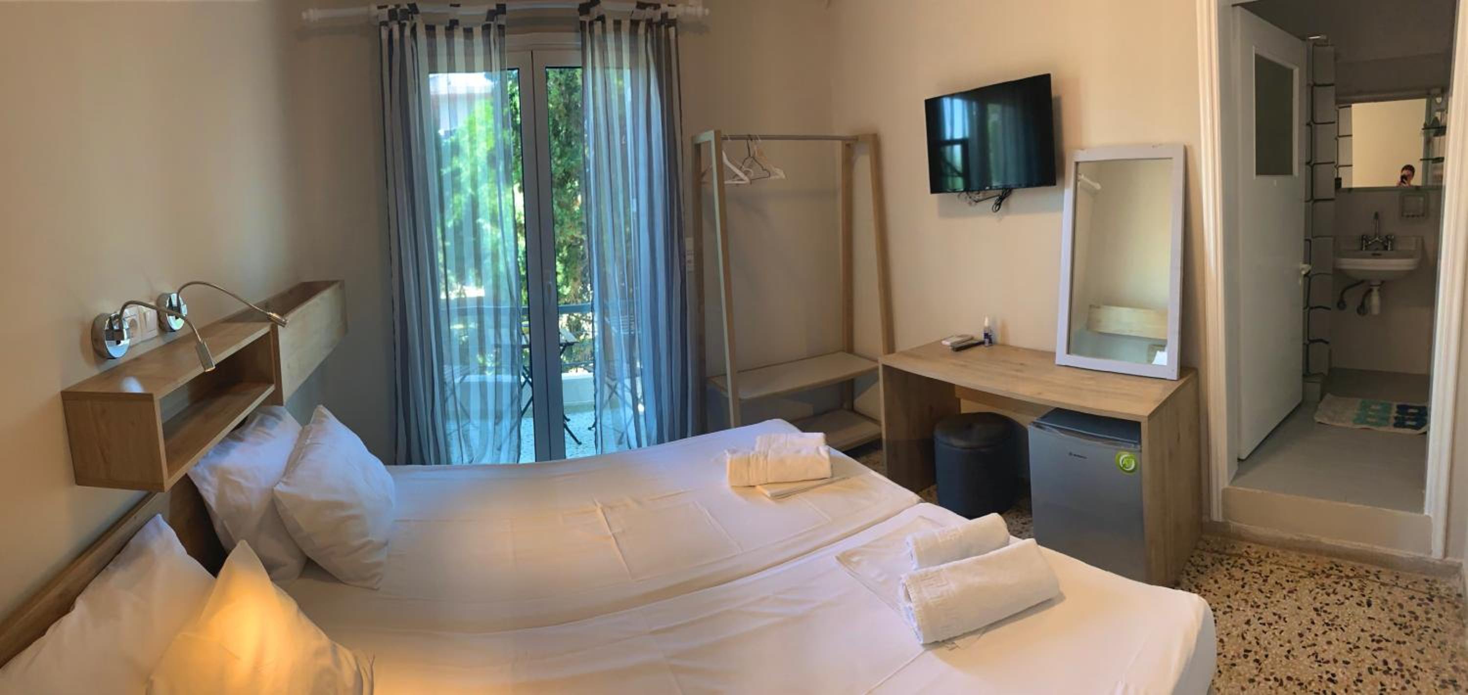 Standard Twin Room with Garden View - Photo 1