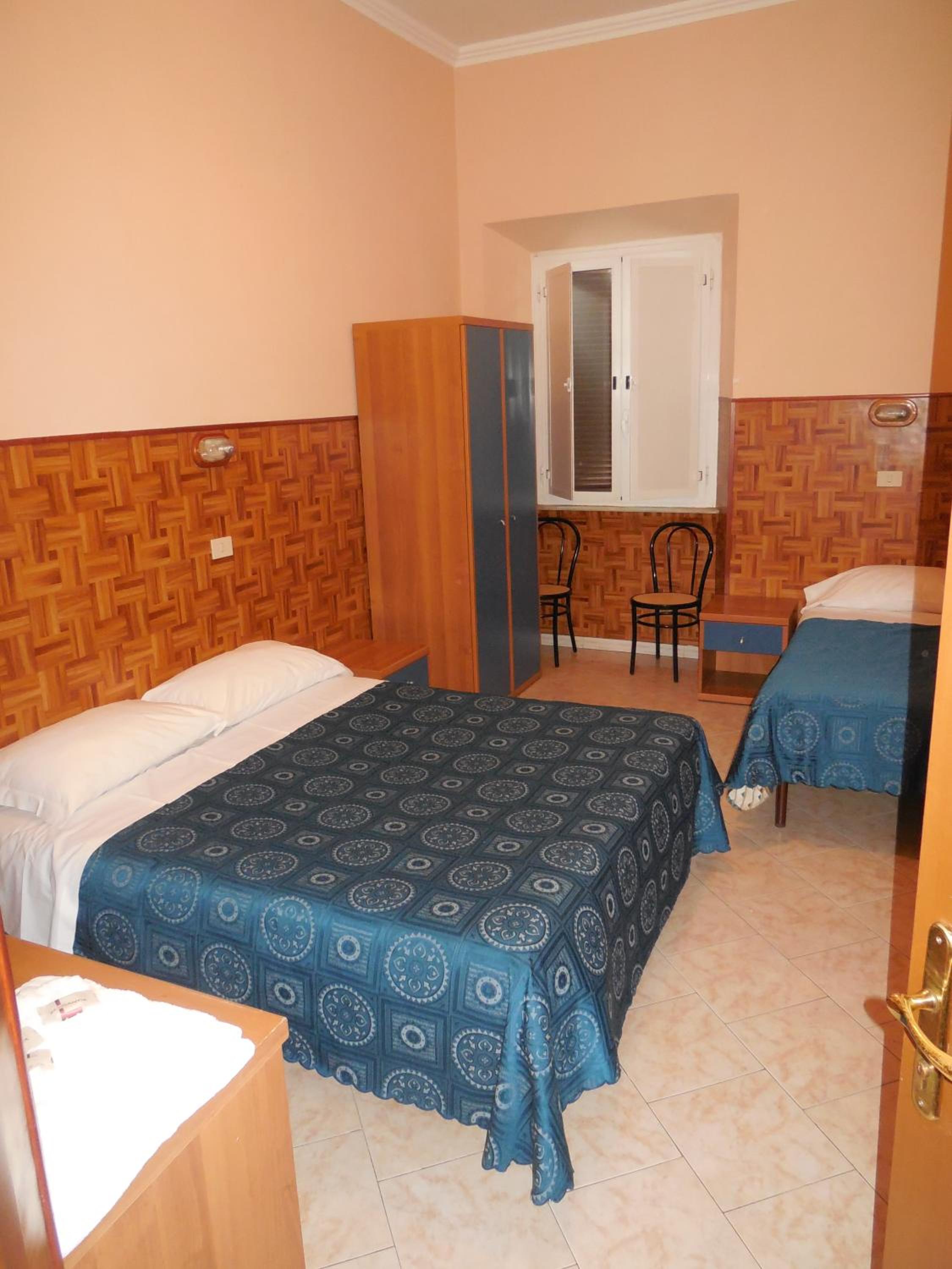 Triple Room photo 2