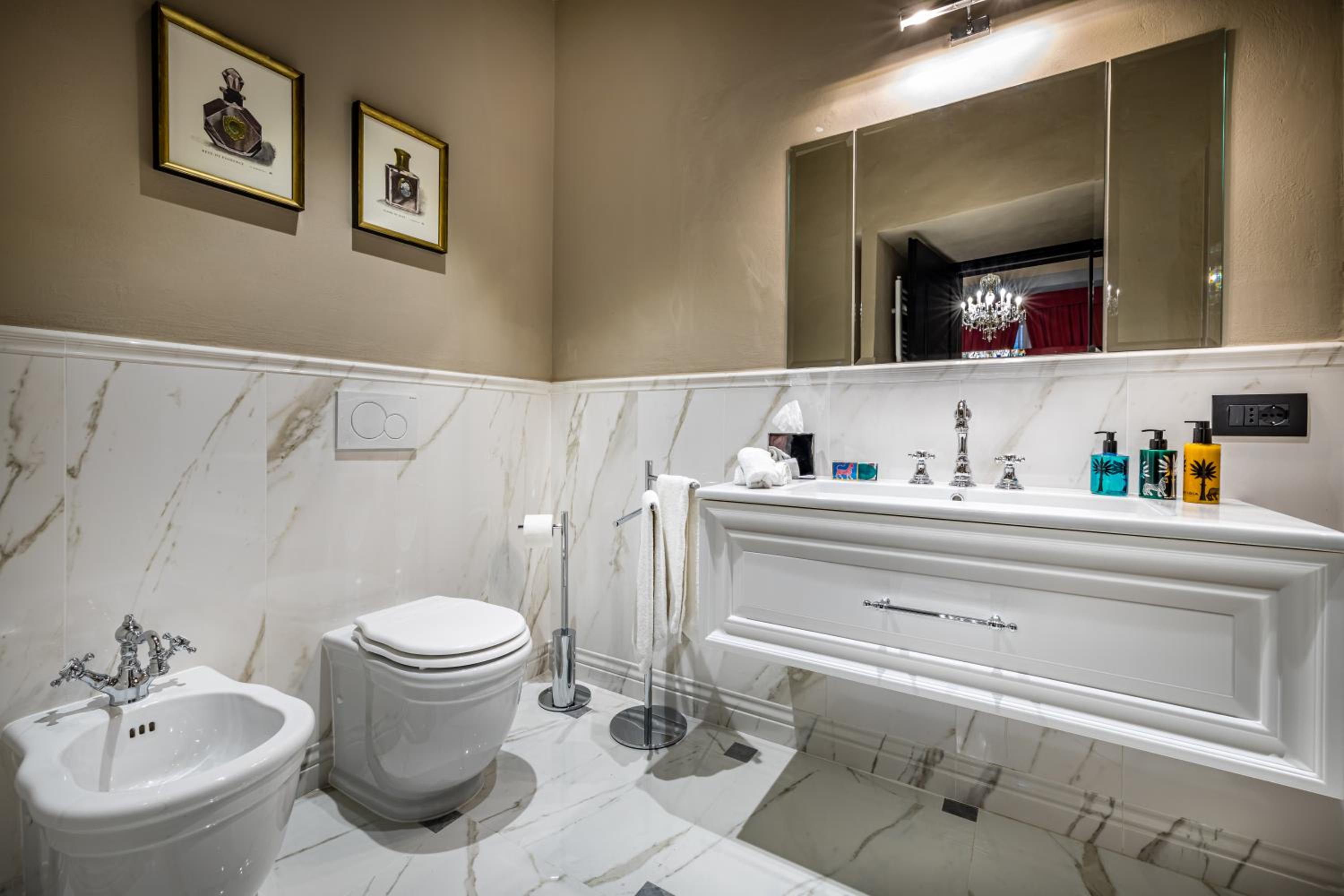 King Suite - Dependence photo 2