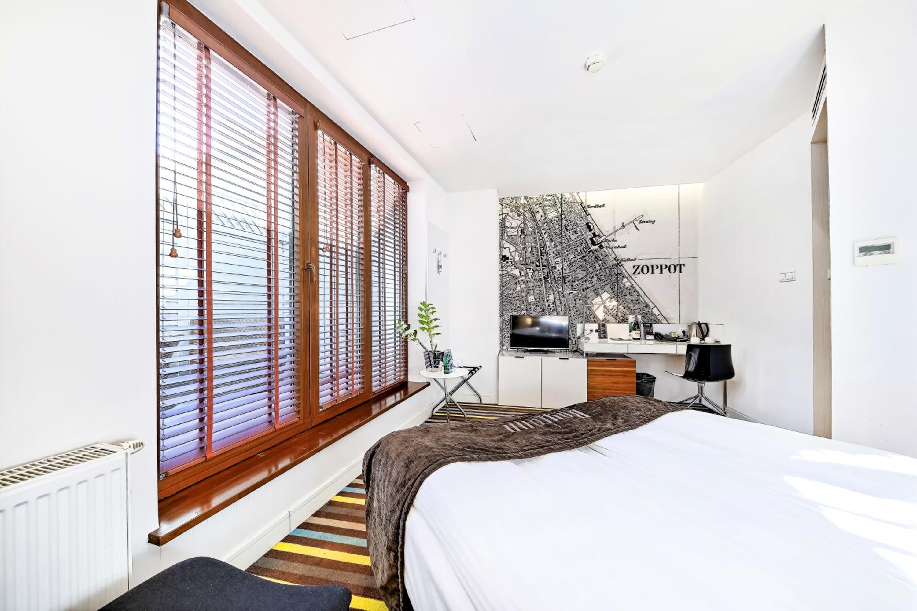 Classic Double Room with Terrace and Courtyard View - Photo 3