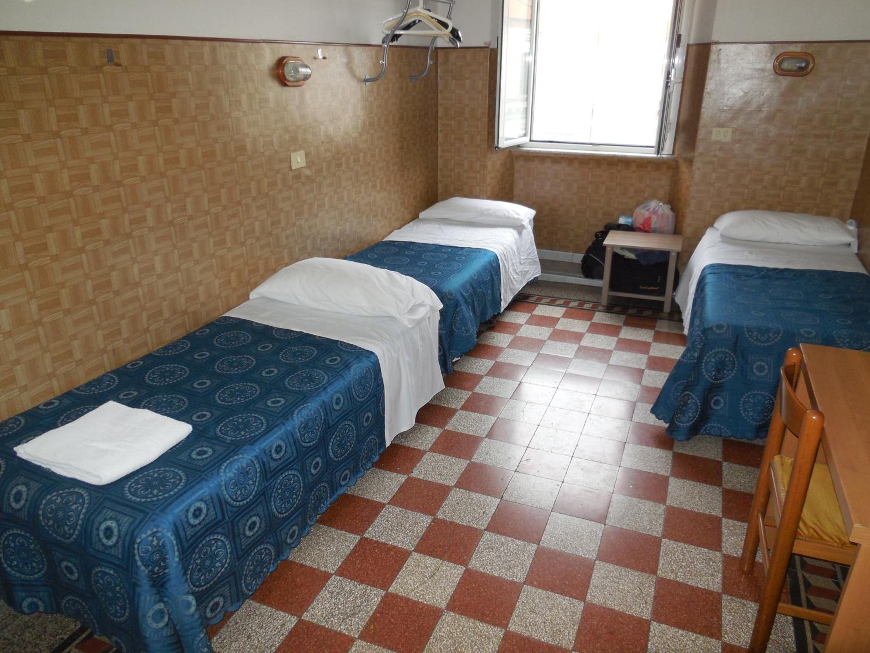 Triple Room with Shared Bathroom photo 1