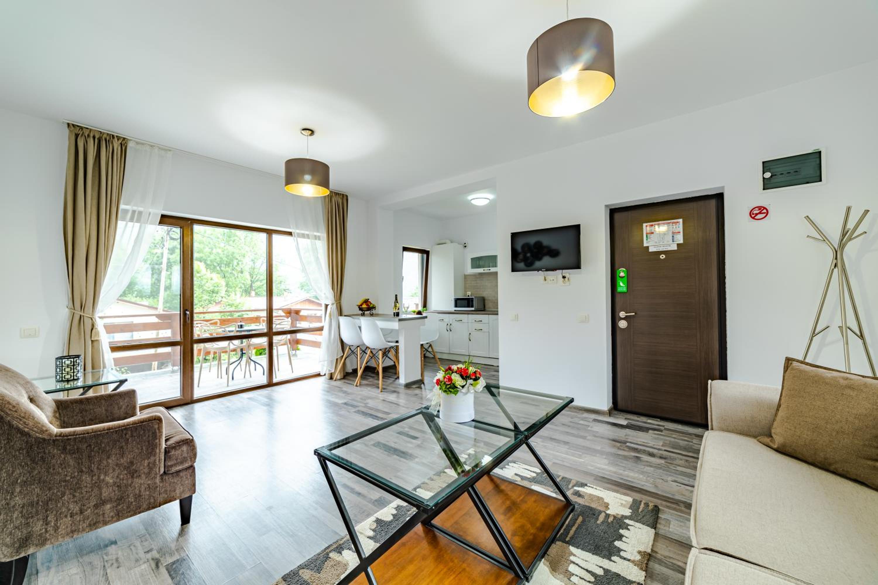 Apartment with Mountain View - Photo 22