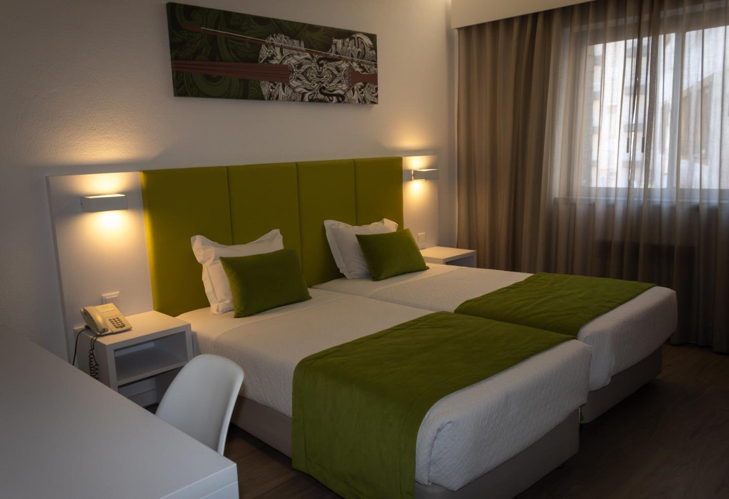 Twin Room - Photo 5