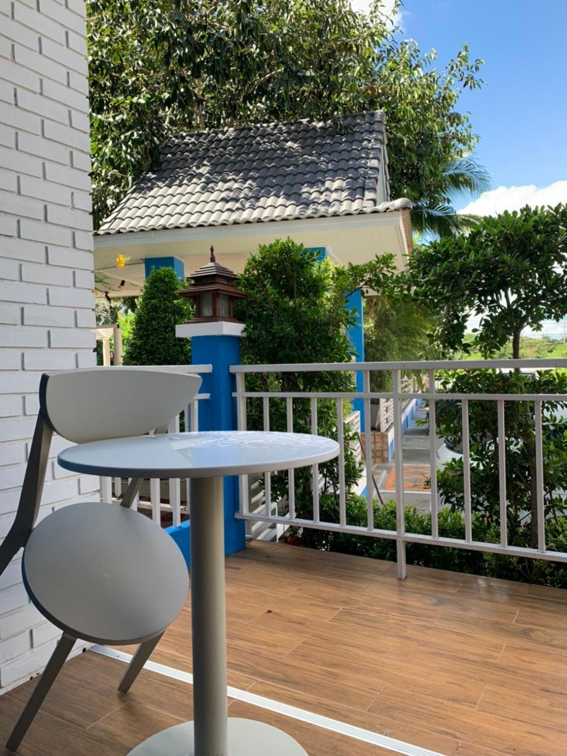 Twin Room with Pool View photo 2