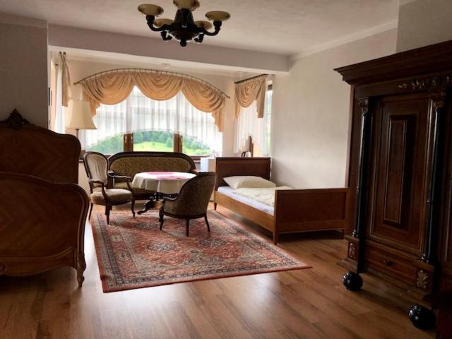 Studio with Balcony - Photo 2