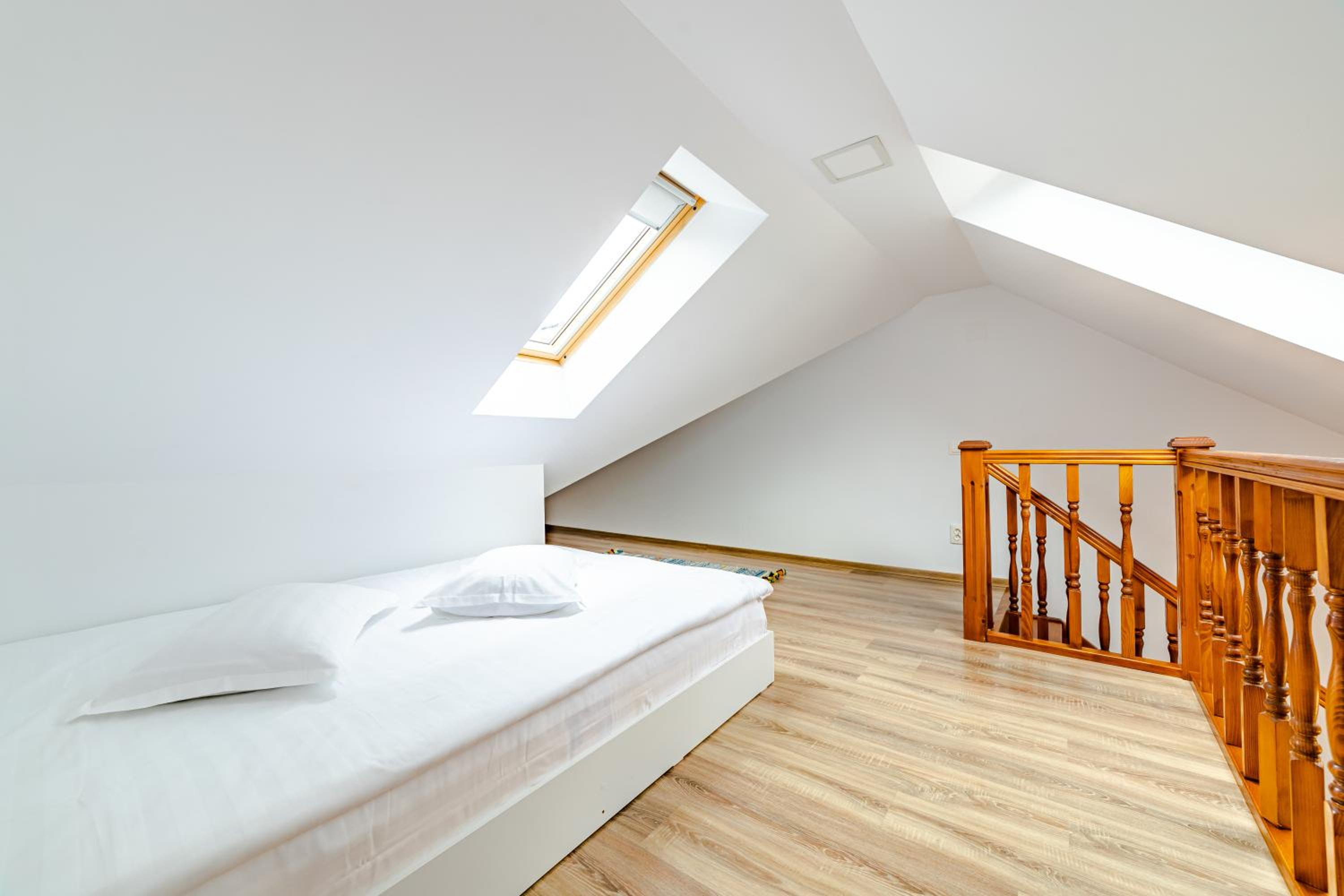 Apartment - Split Level - Photo 1