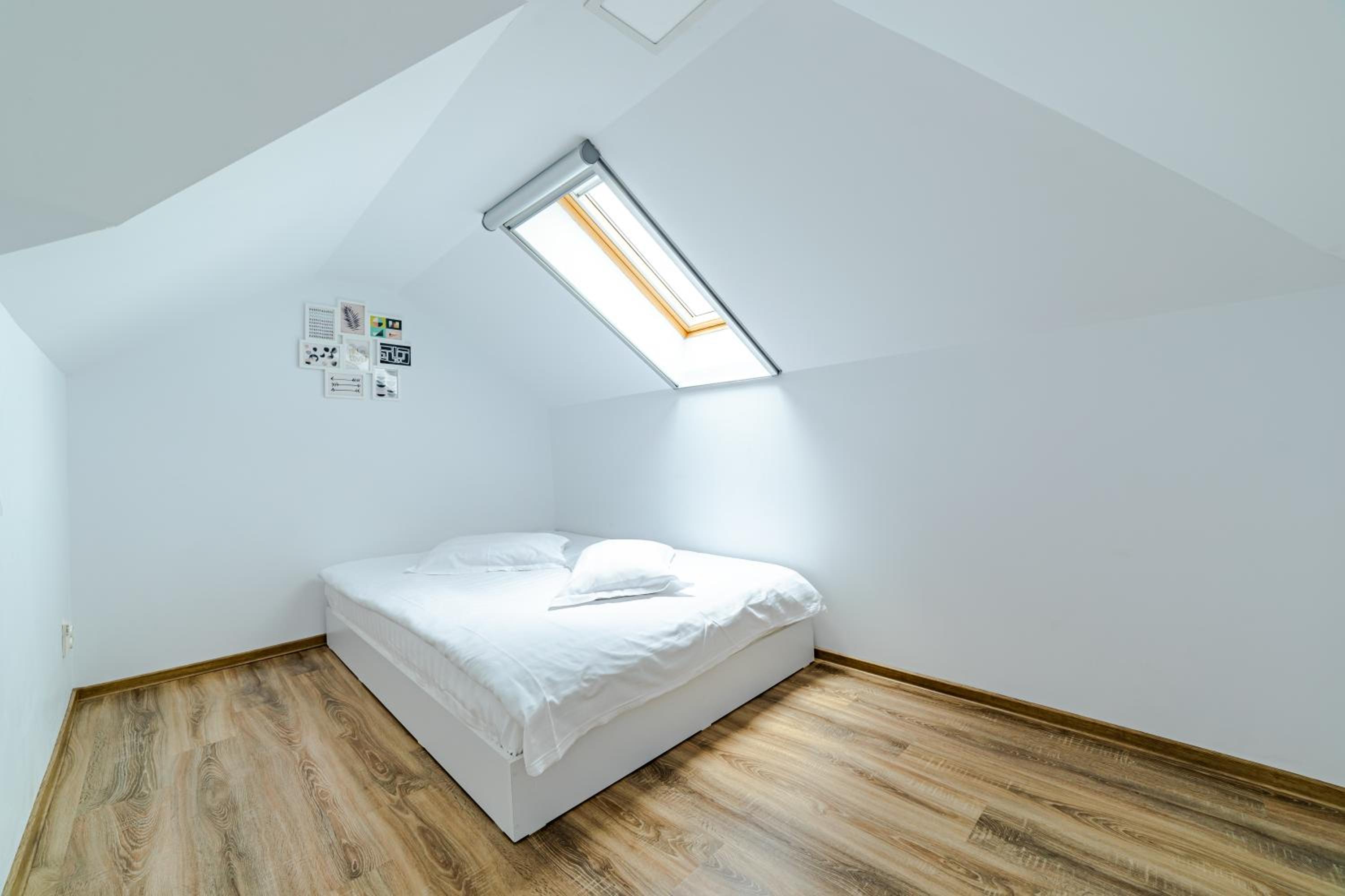 Apartment - Split Level - Photo 6