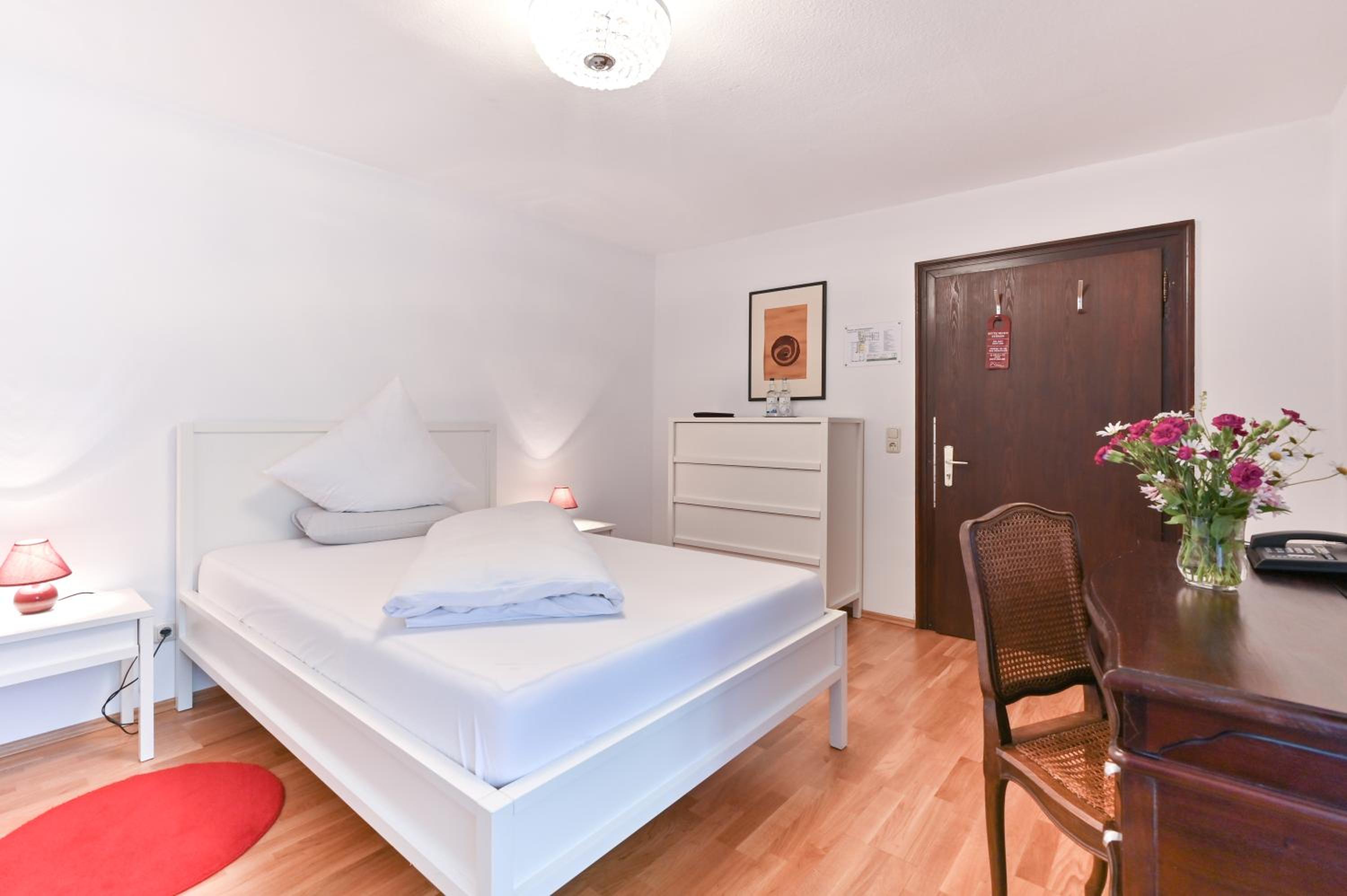 Single Room photo 3