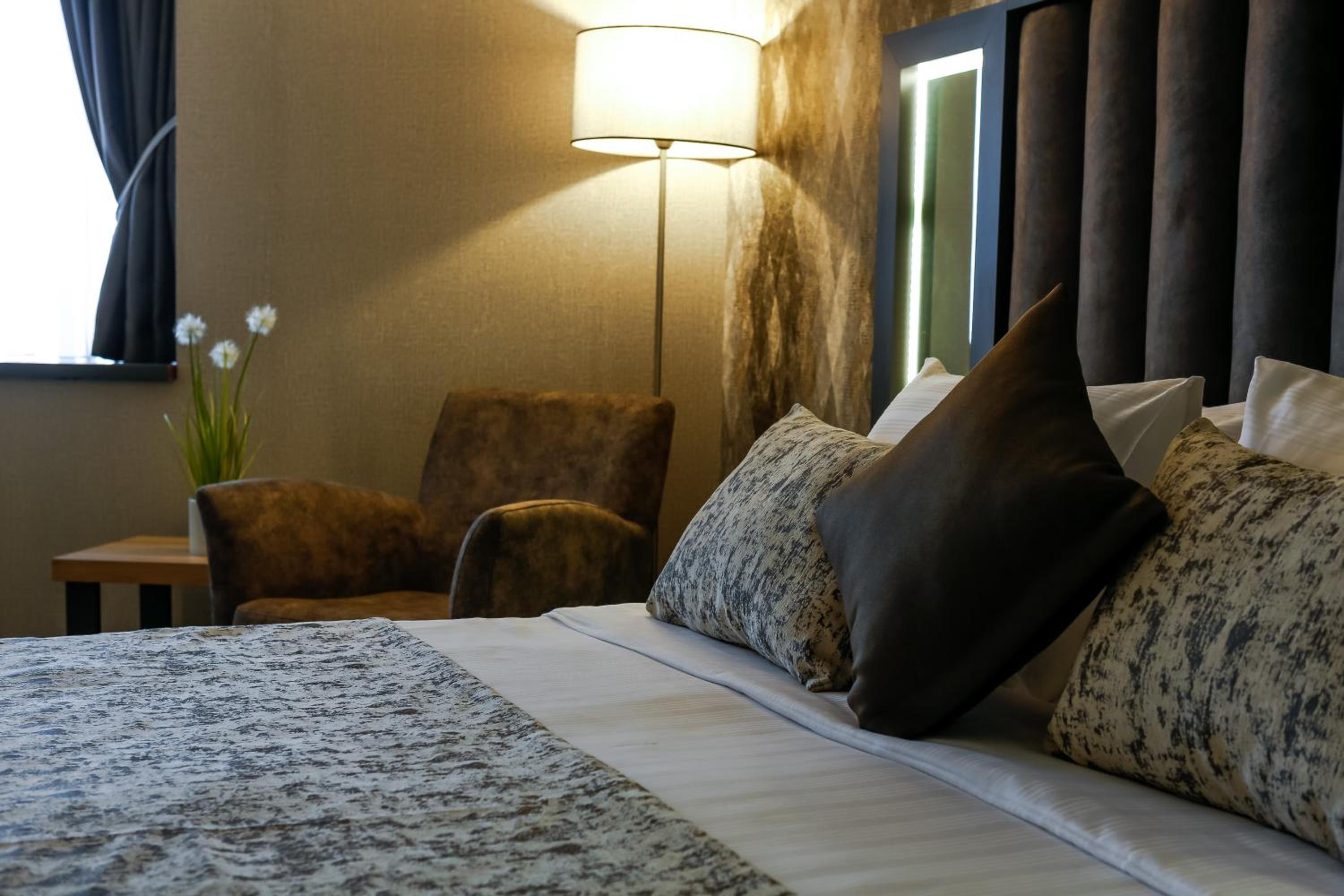 Standard Double or Twin Room photo 3
