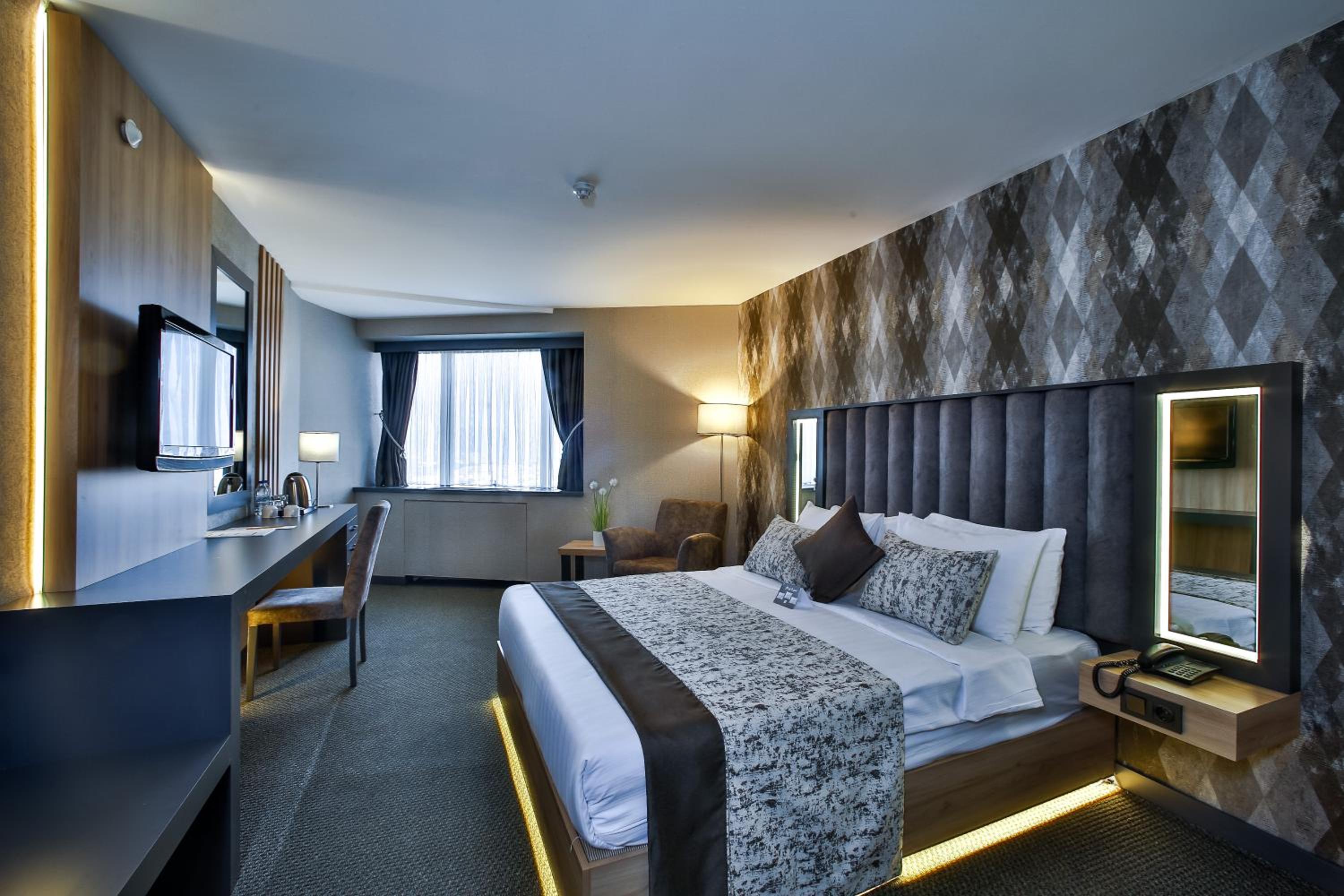 Standard Double or Twin Room photo 2