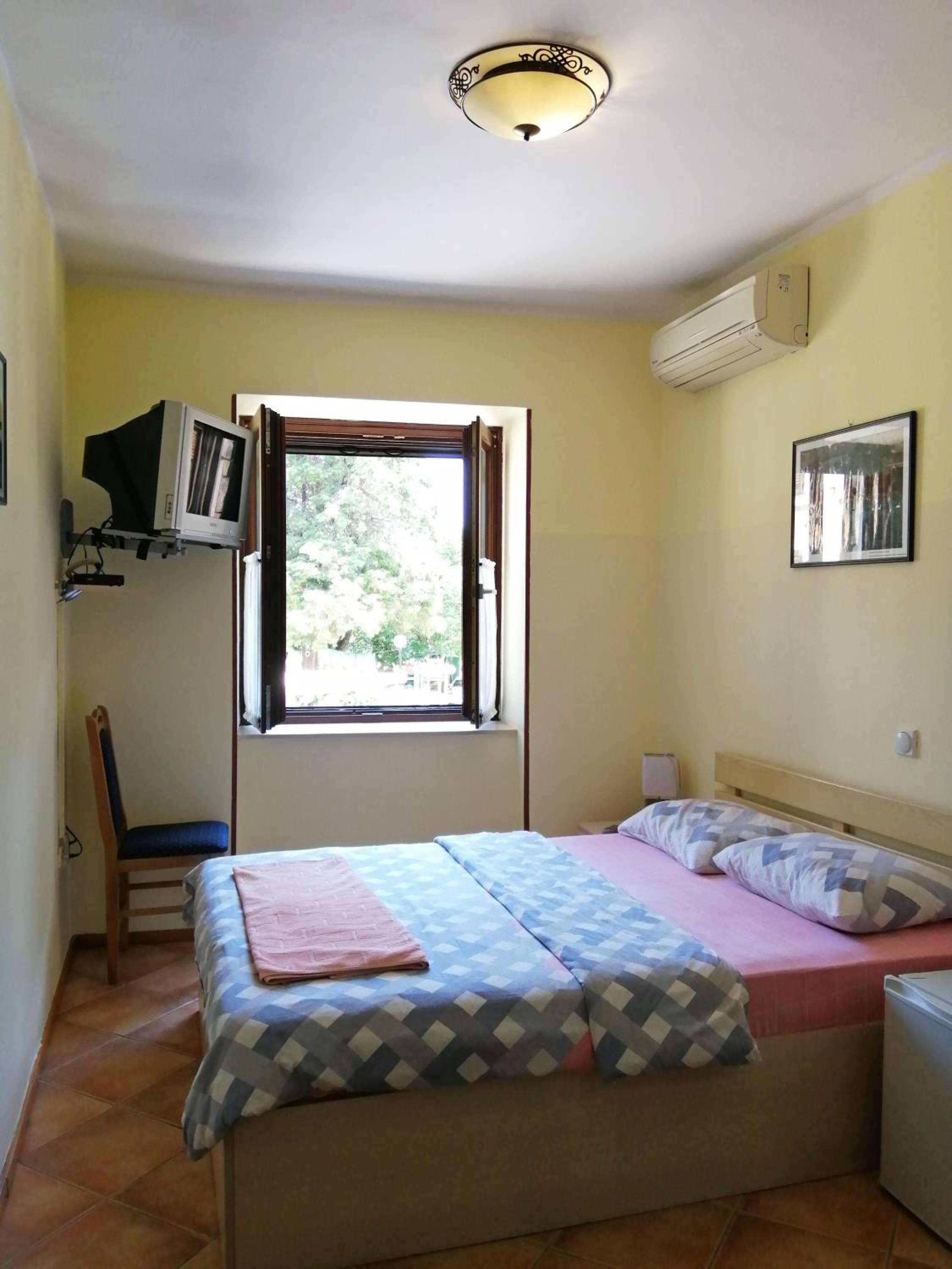 Standard Double Room - Photo 1