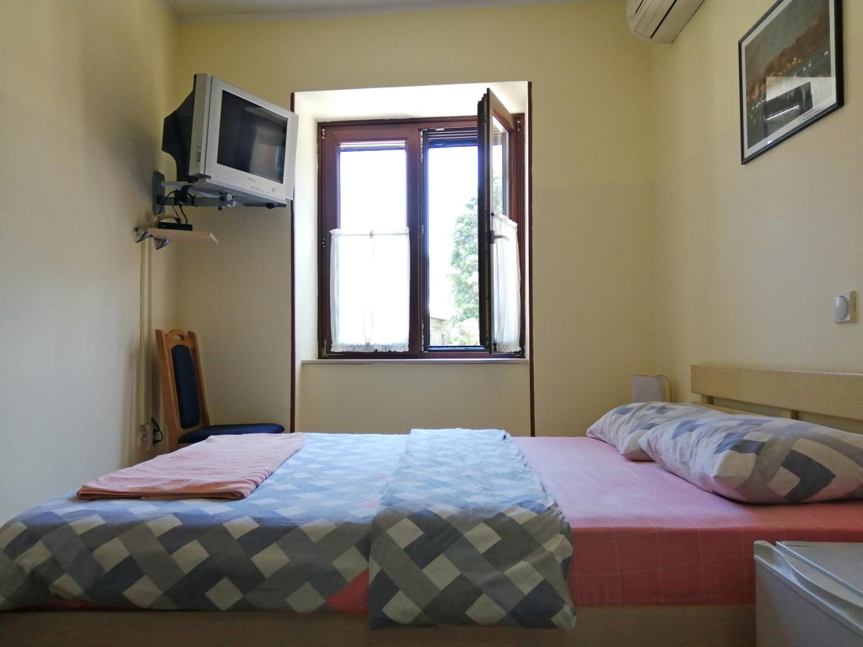 Standard Double Room - Photo 6