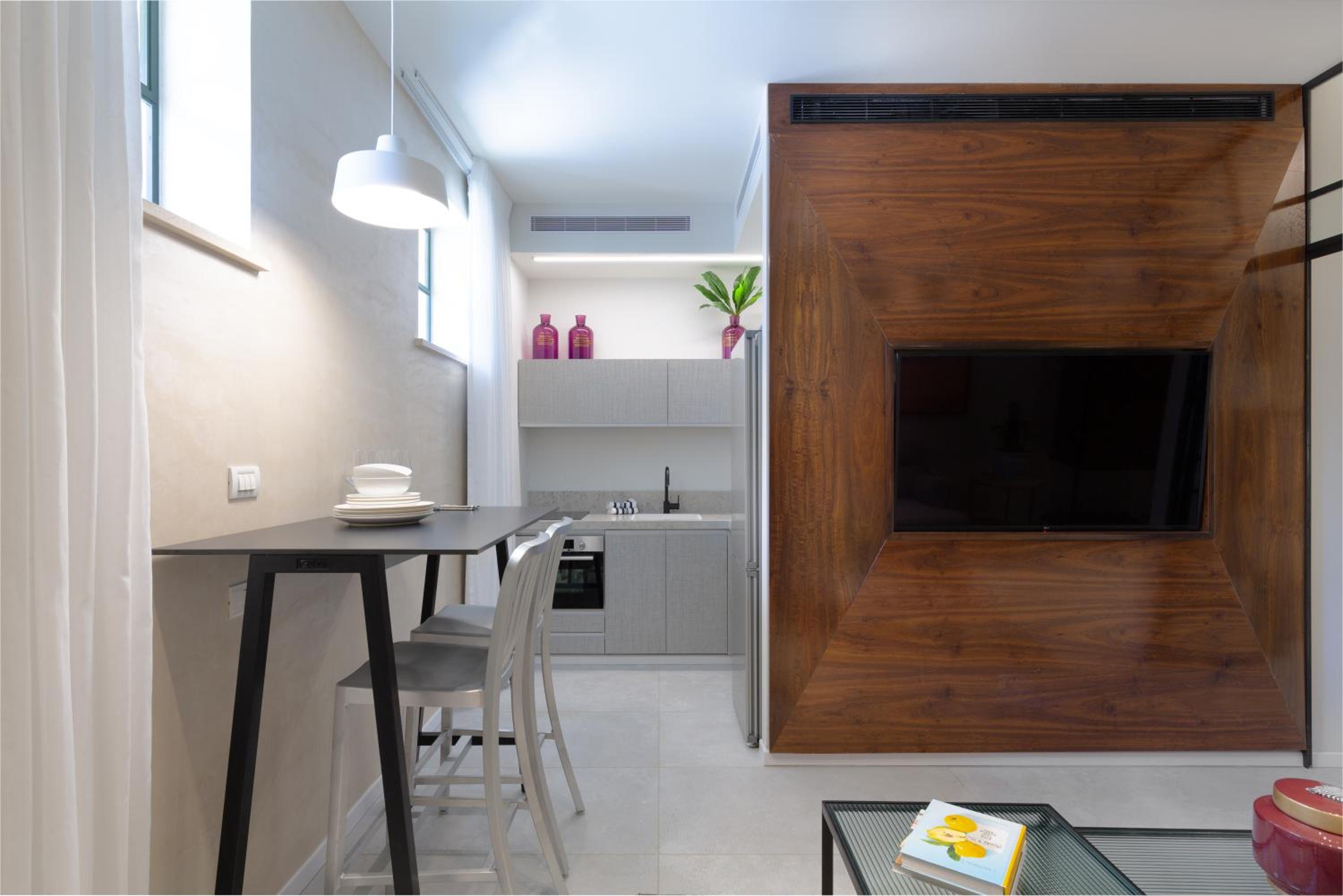 Deluxe Apartment - Photo 2