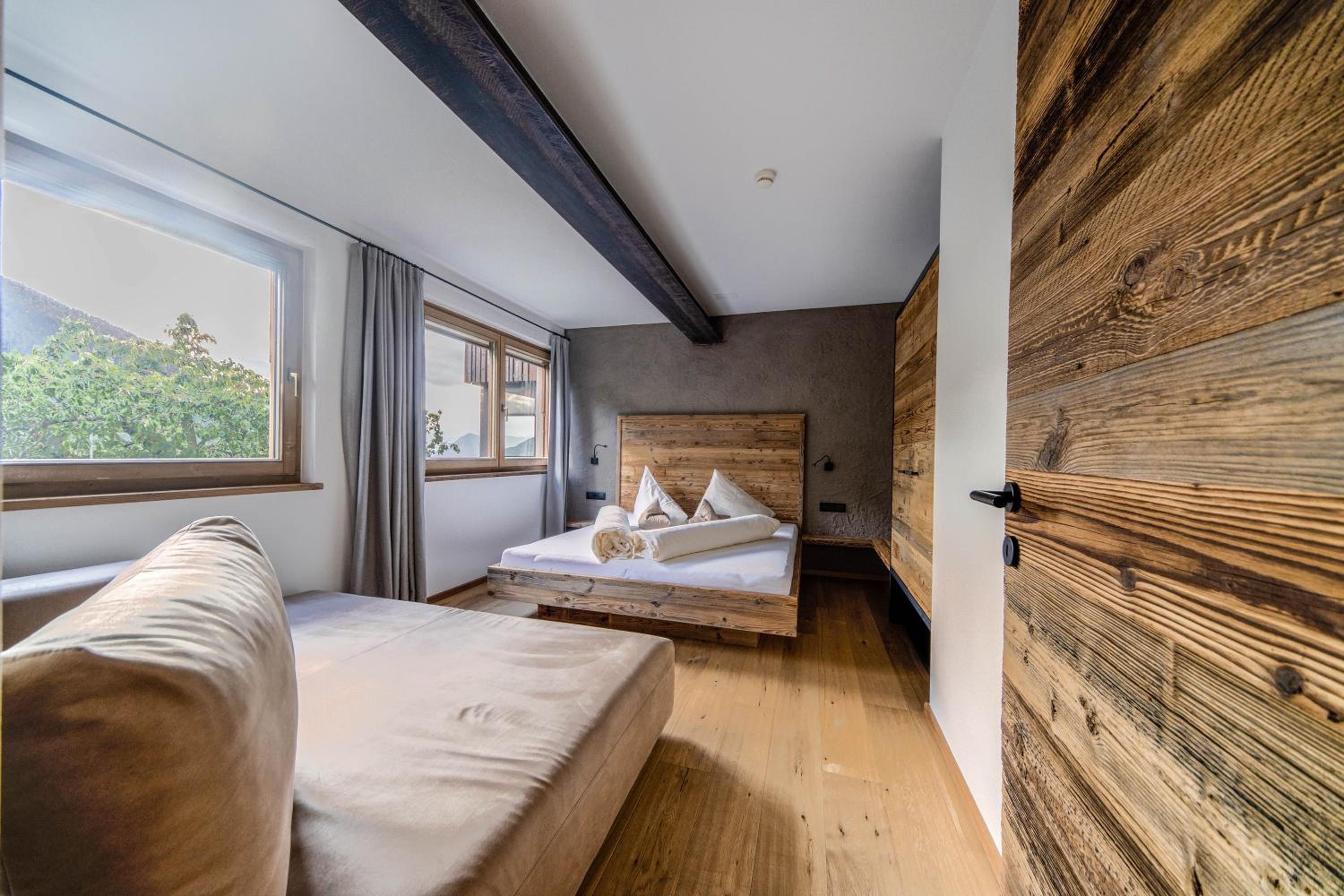 Two-Bedroom Deluxe Apartment with Garden View photo 1