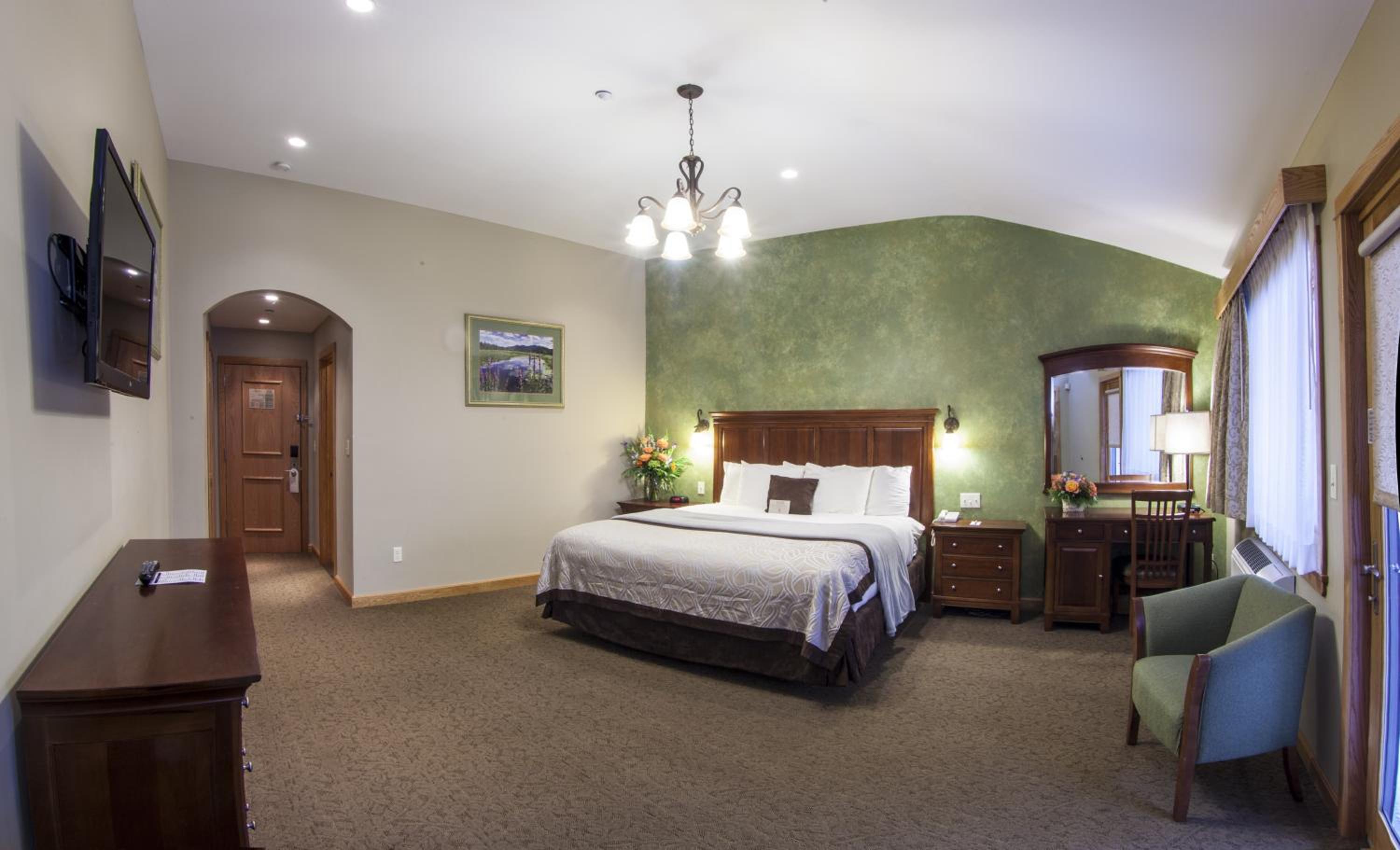 Village Side Room with Two Queen Beds photo 1