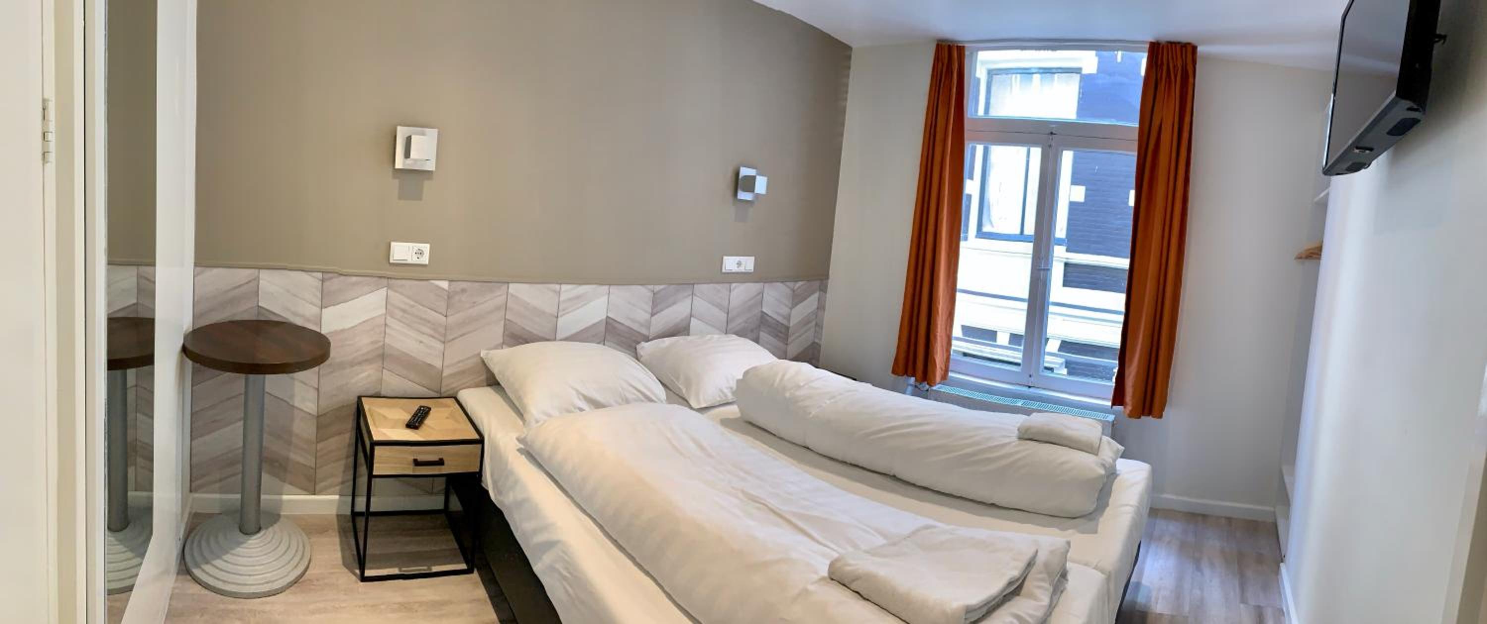 Twin Room with Private Bathroom