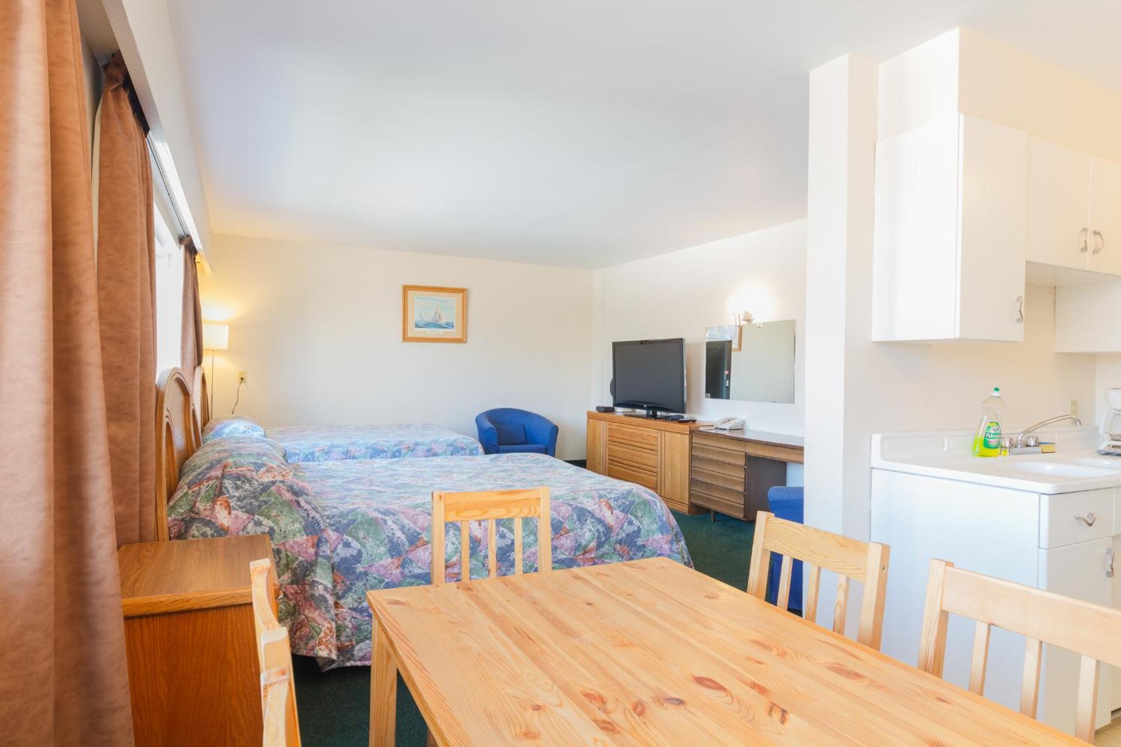 One-Bedroom Suite (6 Adults) photo 3