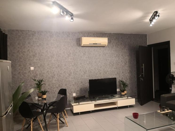 One-Bedroom Apartment - Photo 6