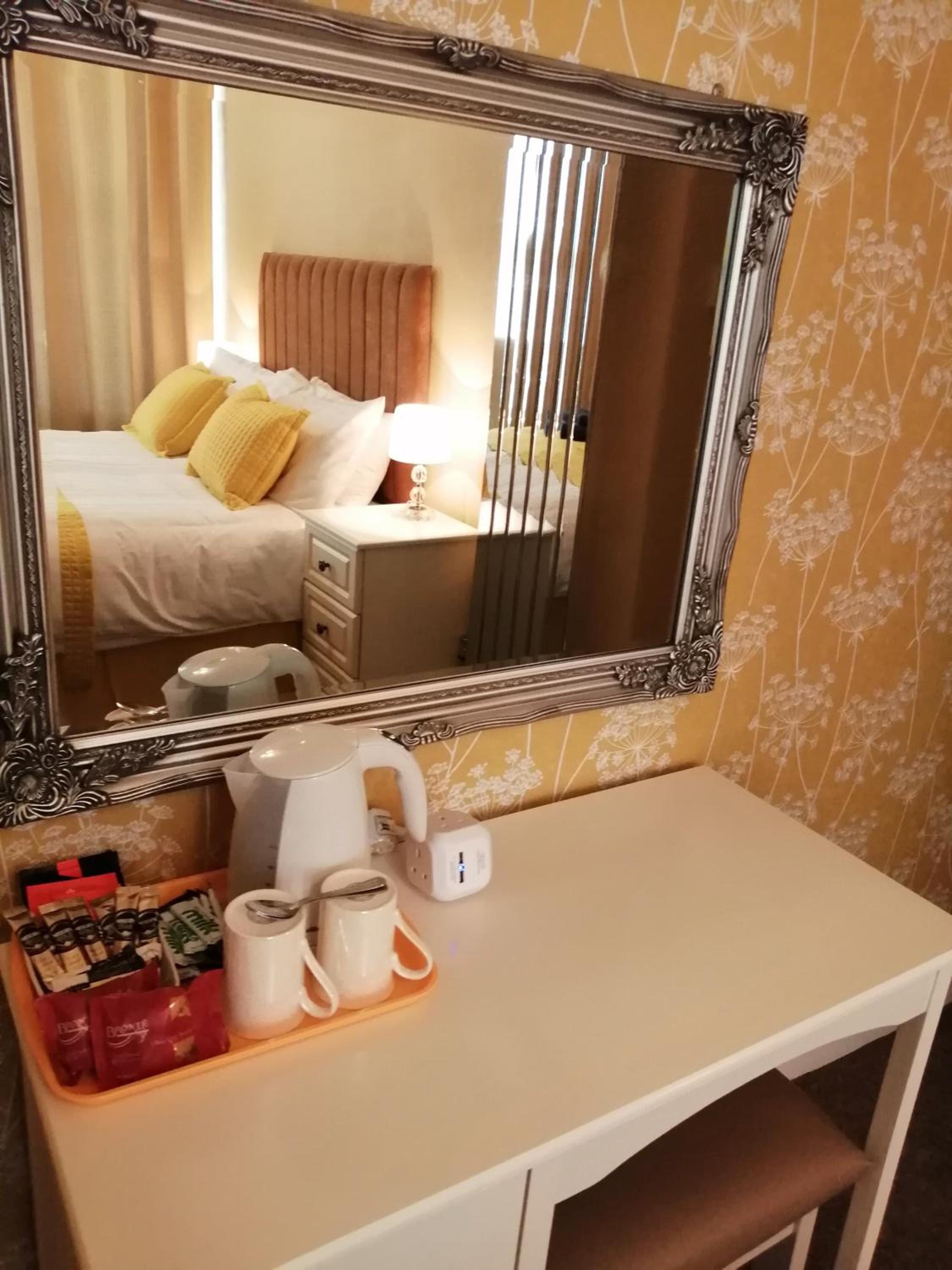 Double Room - Photo 10