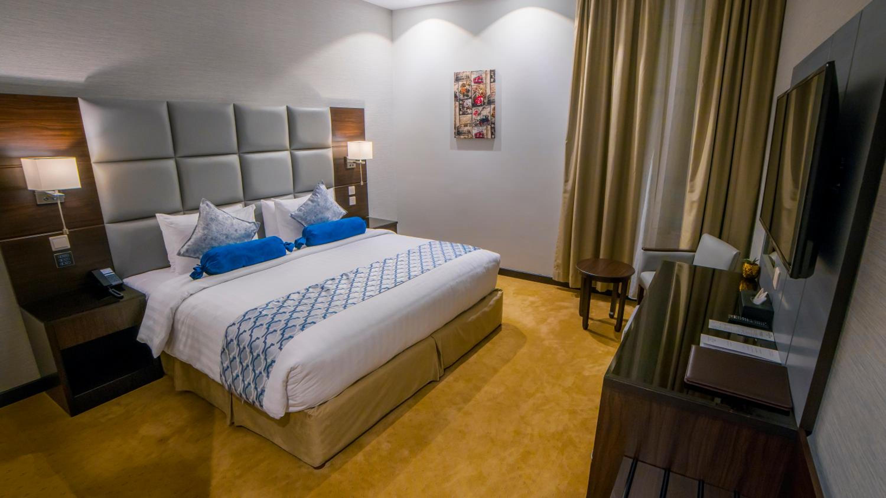 Standard King Room photo 1