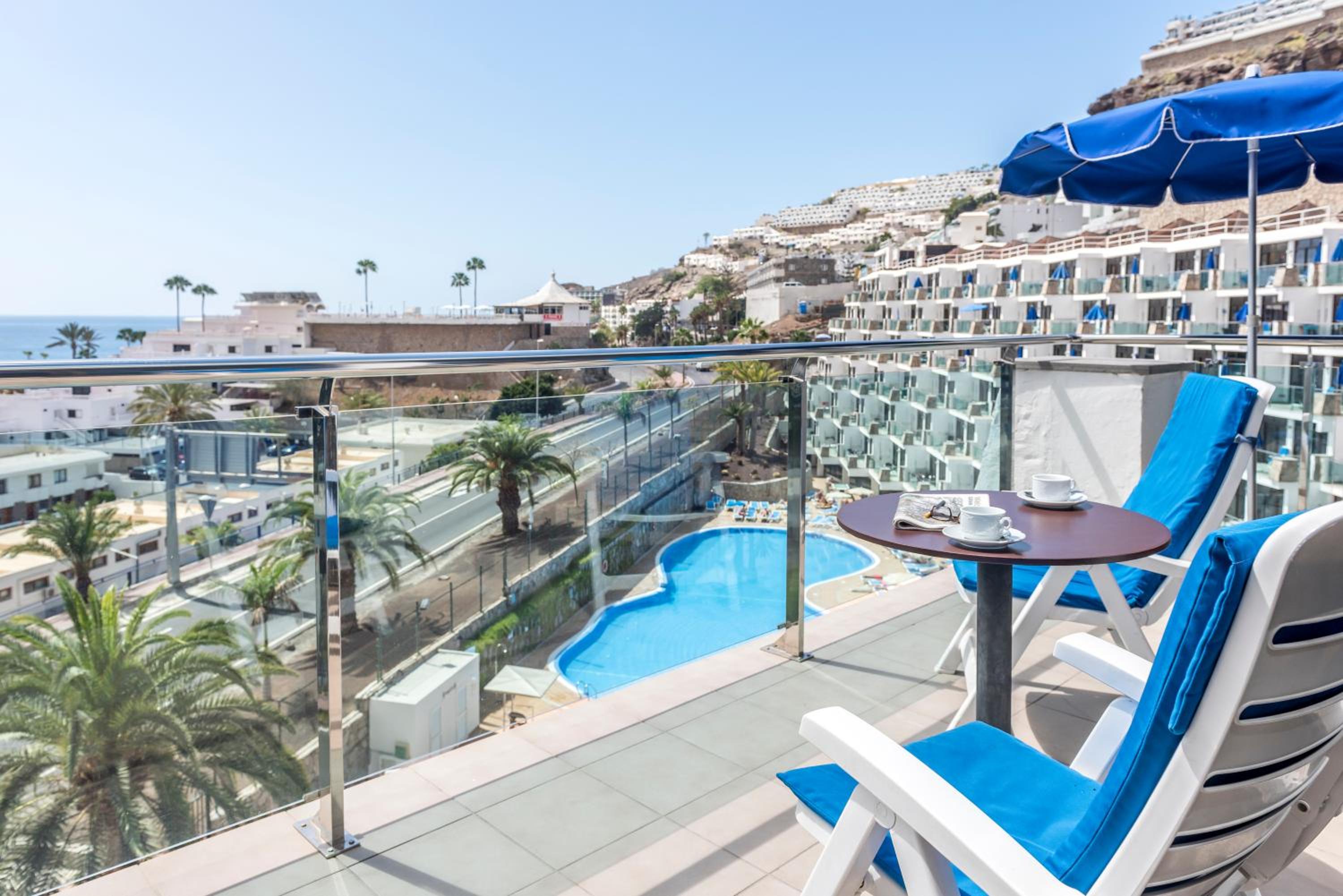One-Bedroom Apartment with Pool View
