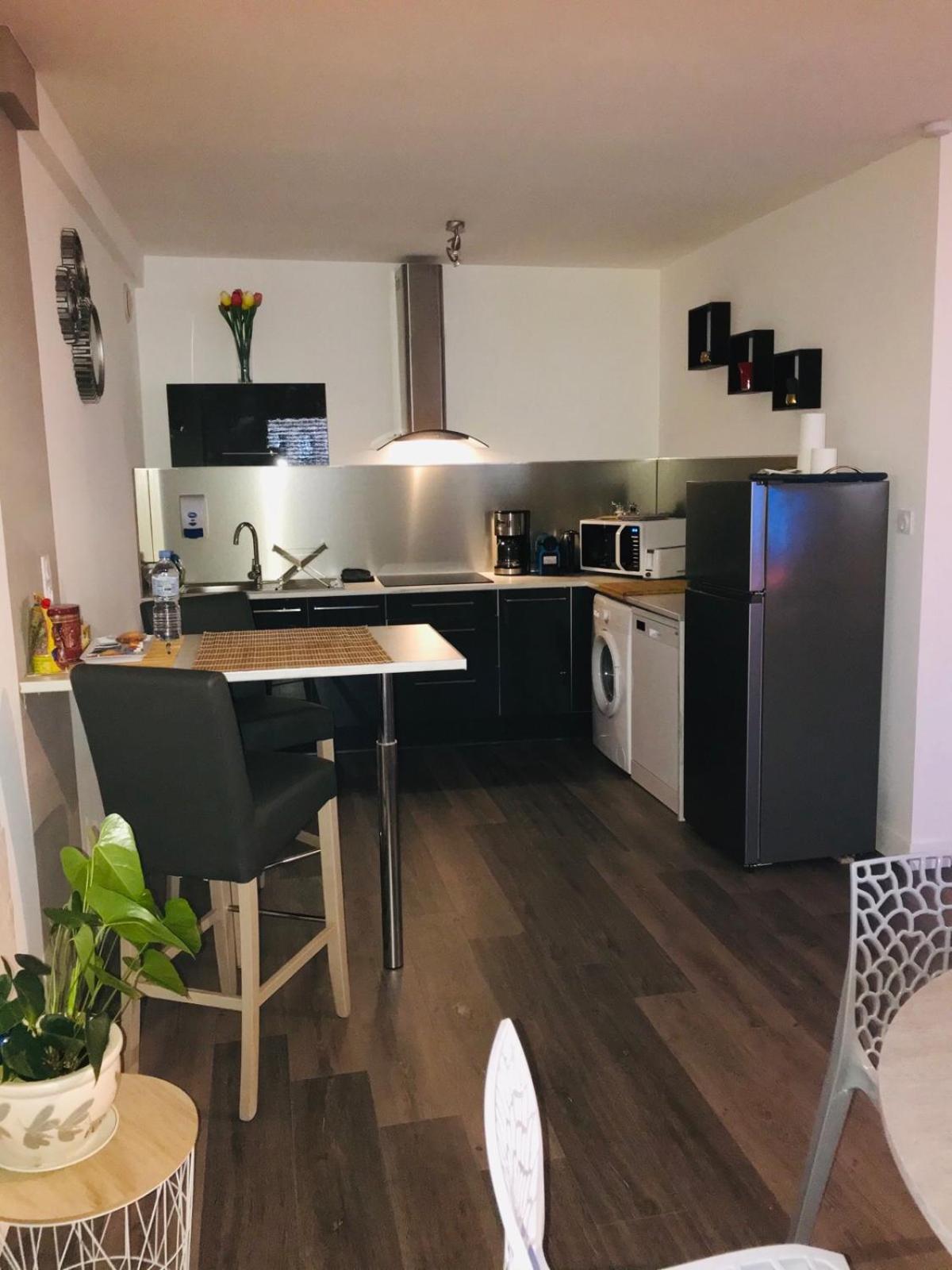 Two-Bedroom Apartment - Photo 8