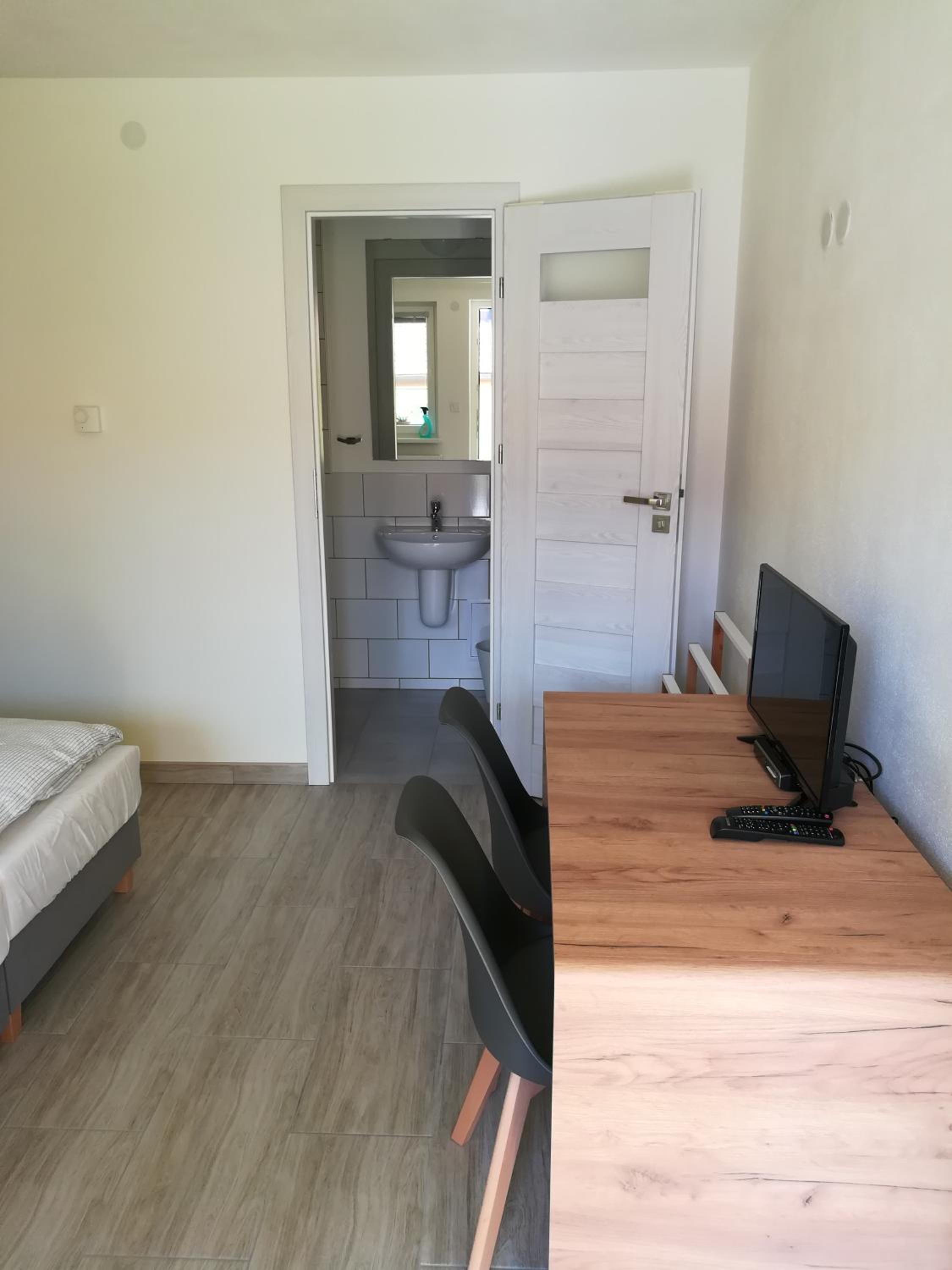 Double or Twin Room - Photo 5