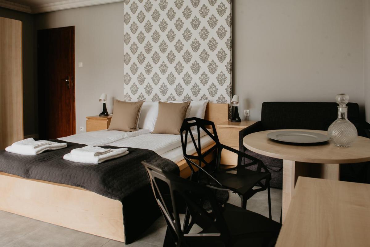 Deluxe Double Room (2 Adults + 1 Child) photo 3