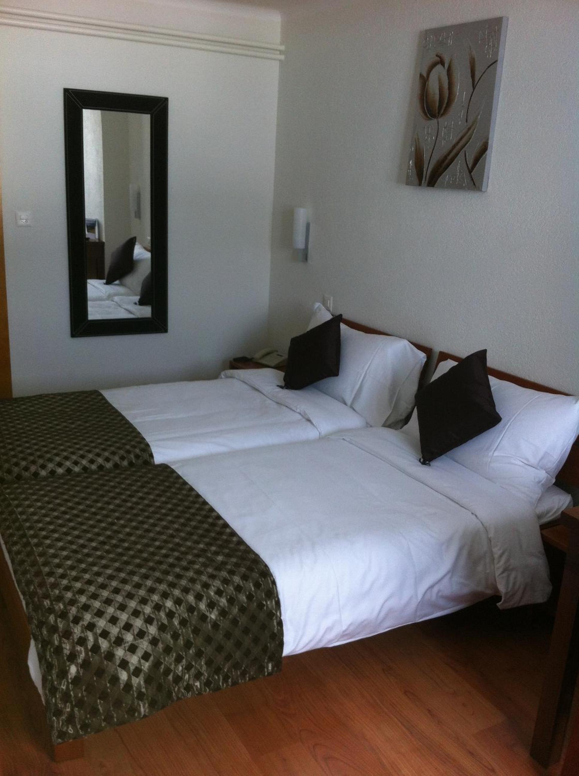 Standard Twin Room photo 2