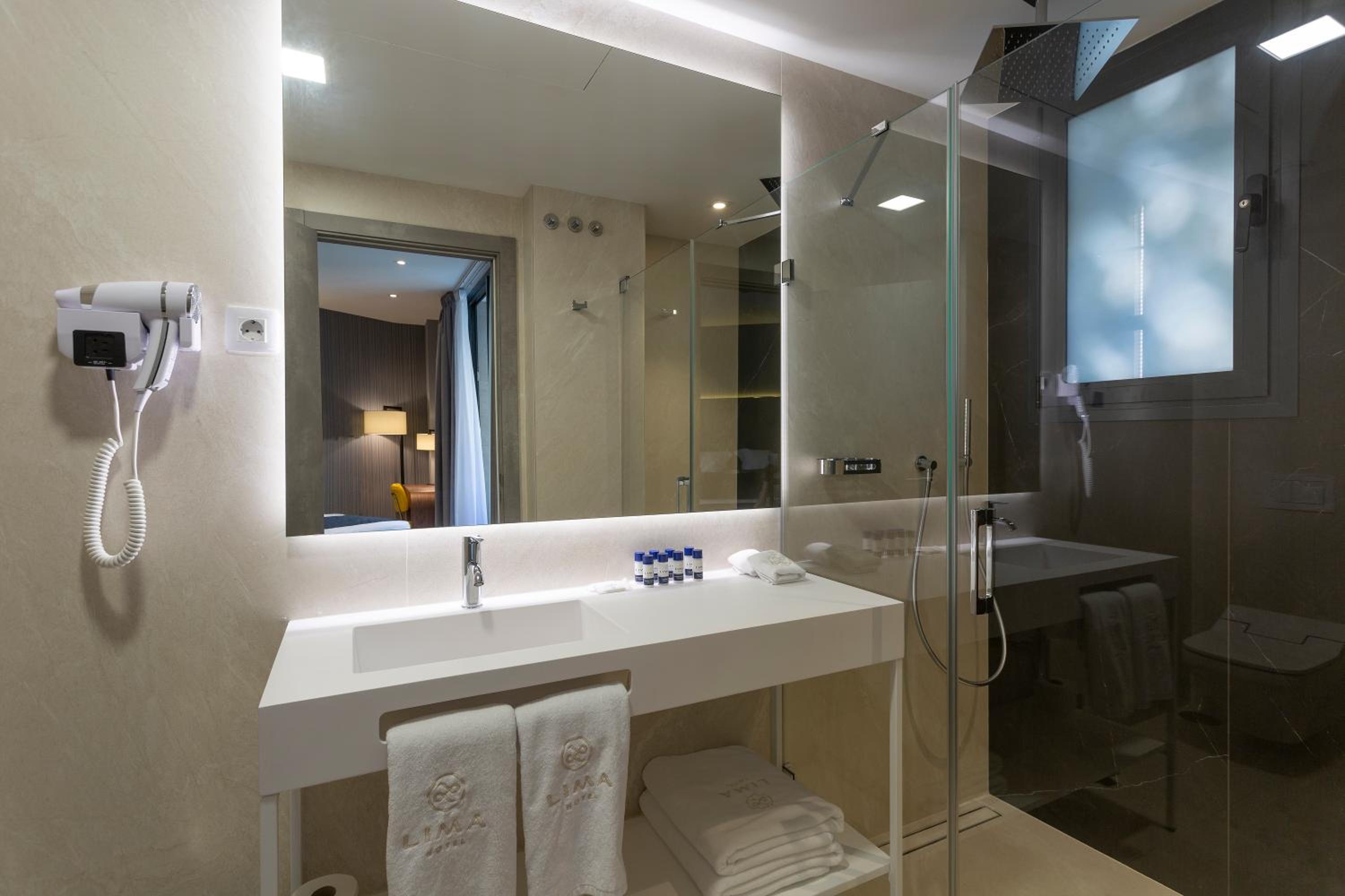 Twin Room with Patio View