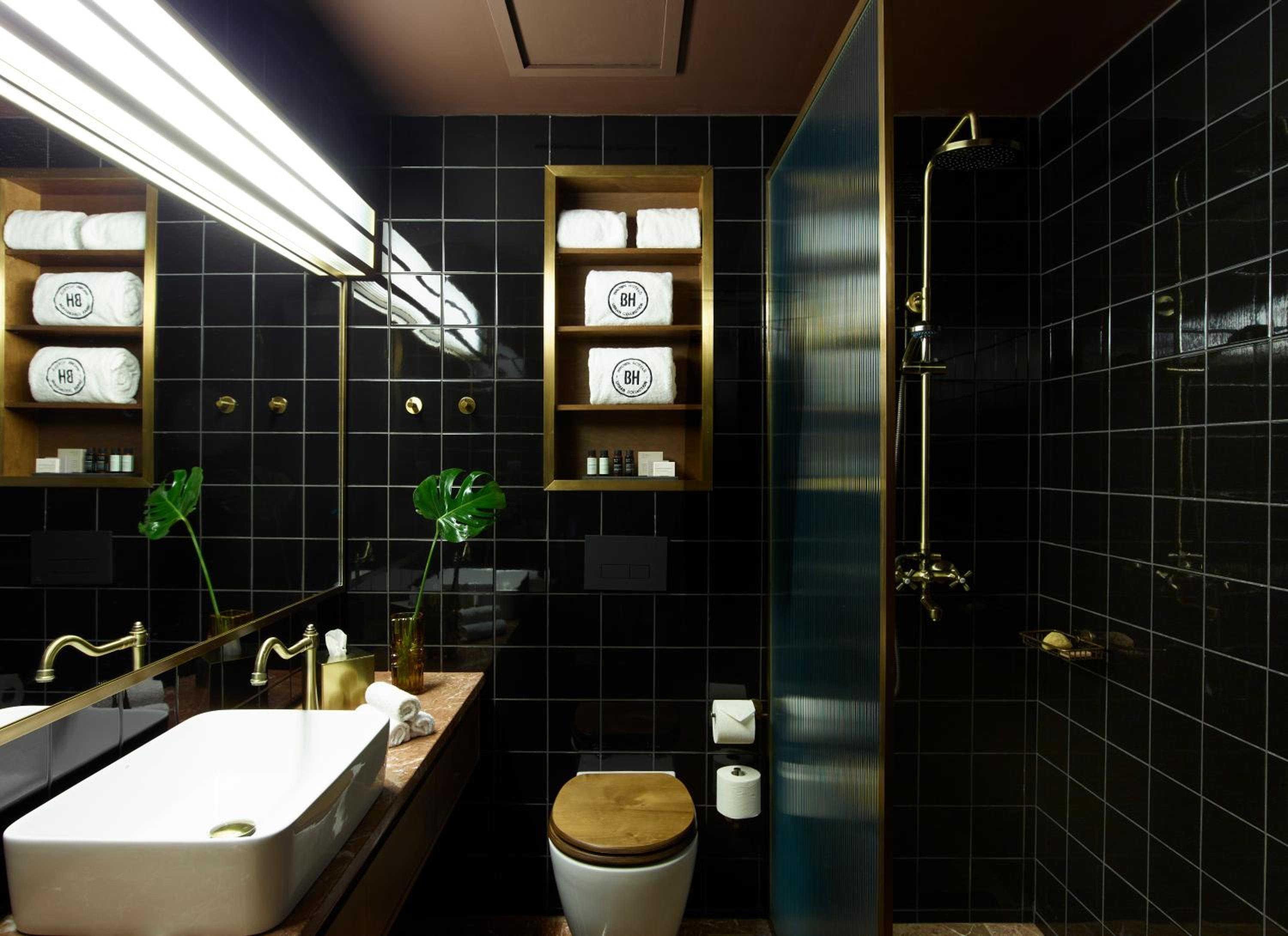 Cozy Double Room thumbnail 5